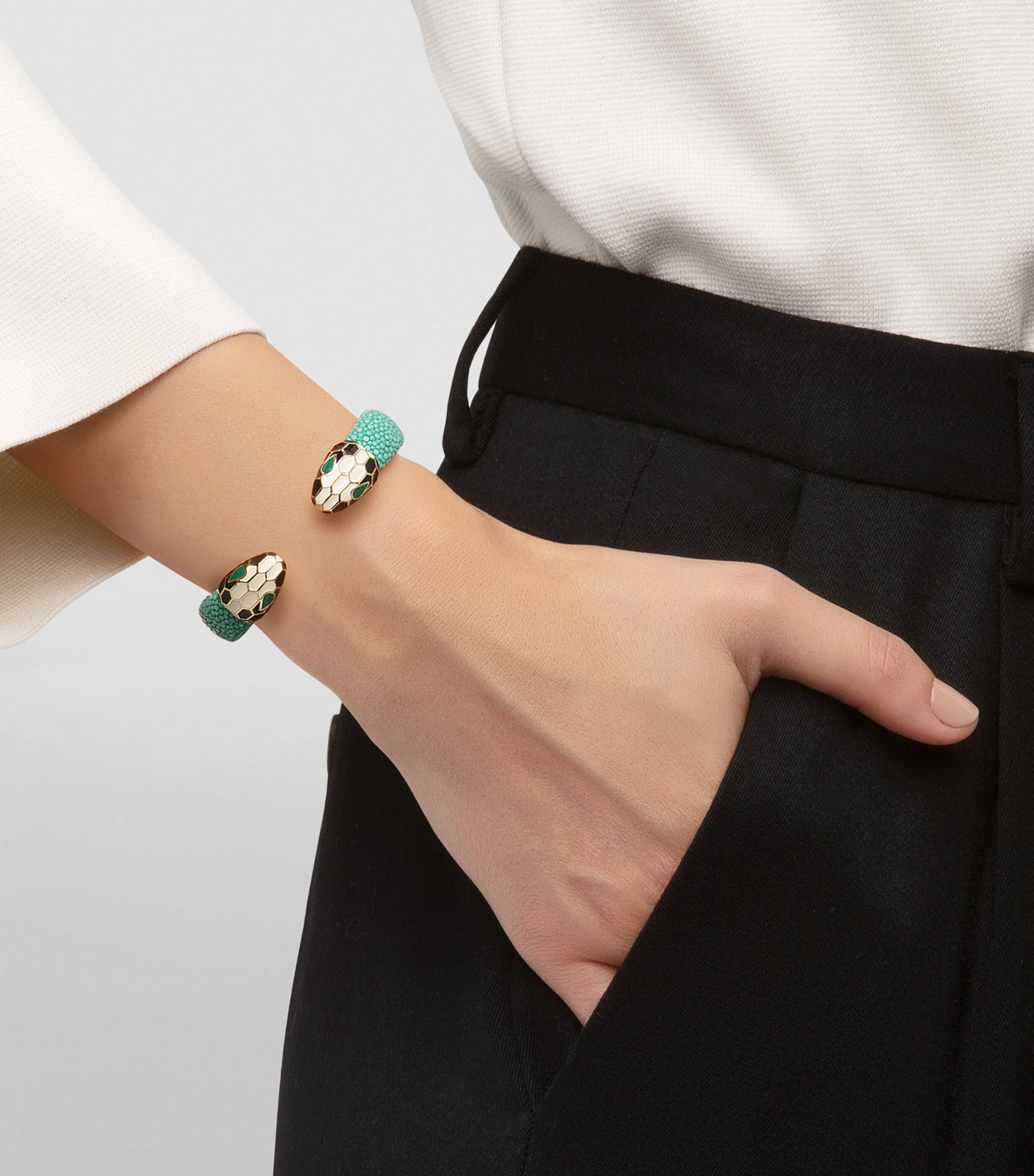 Bvlgari Leather Serpenti Forever Bangle (Medium) Green Image 3