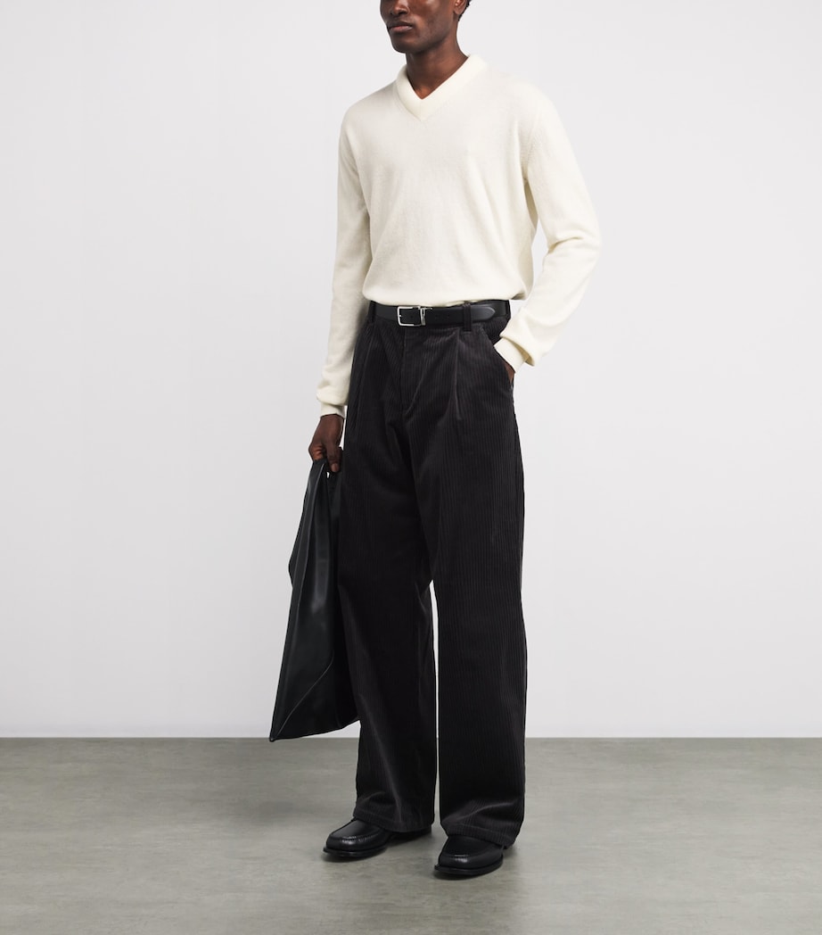 Wool V-Neck Sweater 106 EGGSHELL Image 2