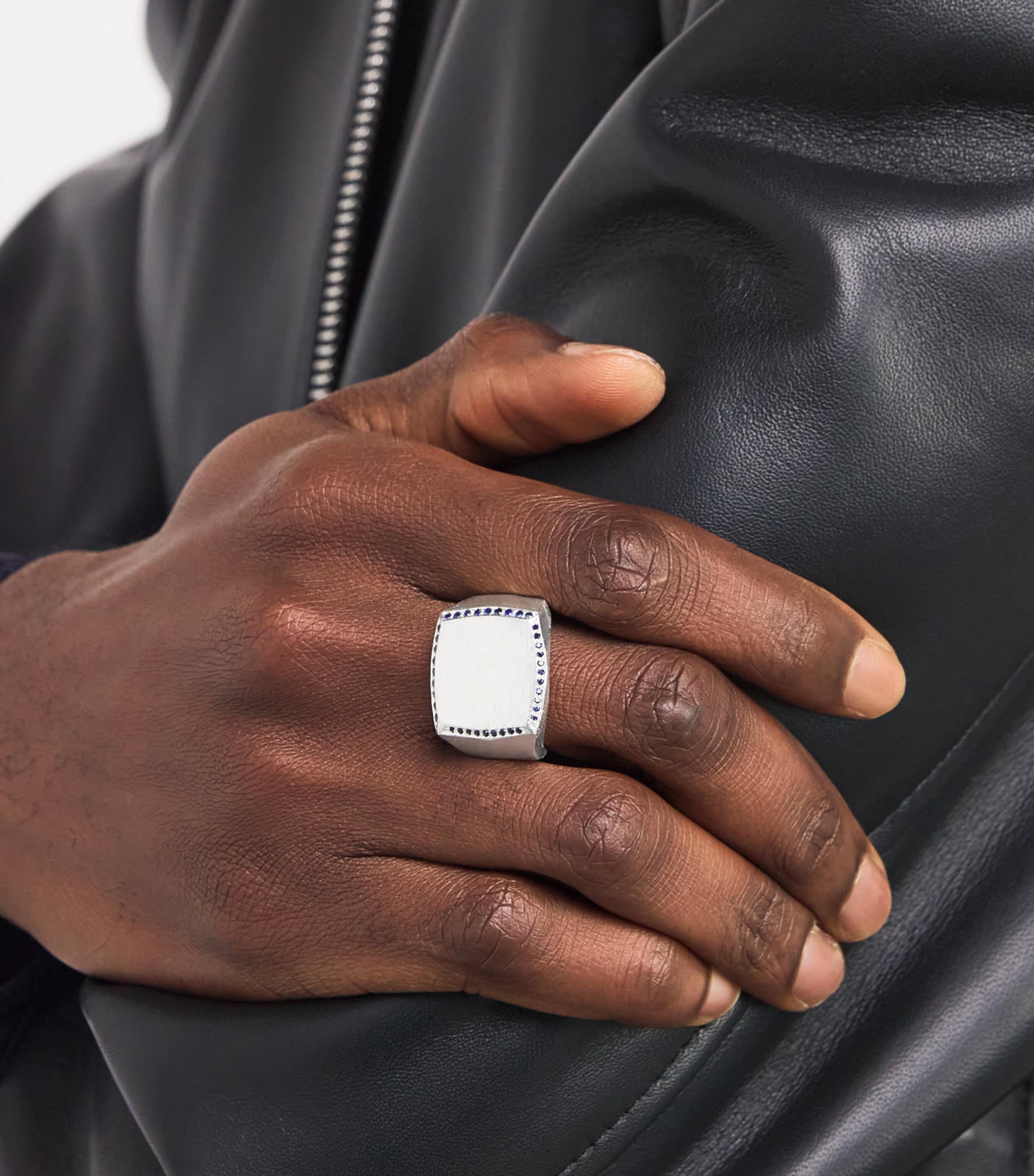 THE OUZE Sterling Silver and Sapphire Signet Ring Blue Image 2