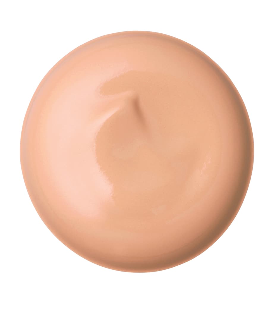 Radiant Cream Foundation O10 Image 2