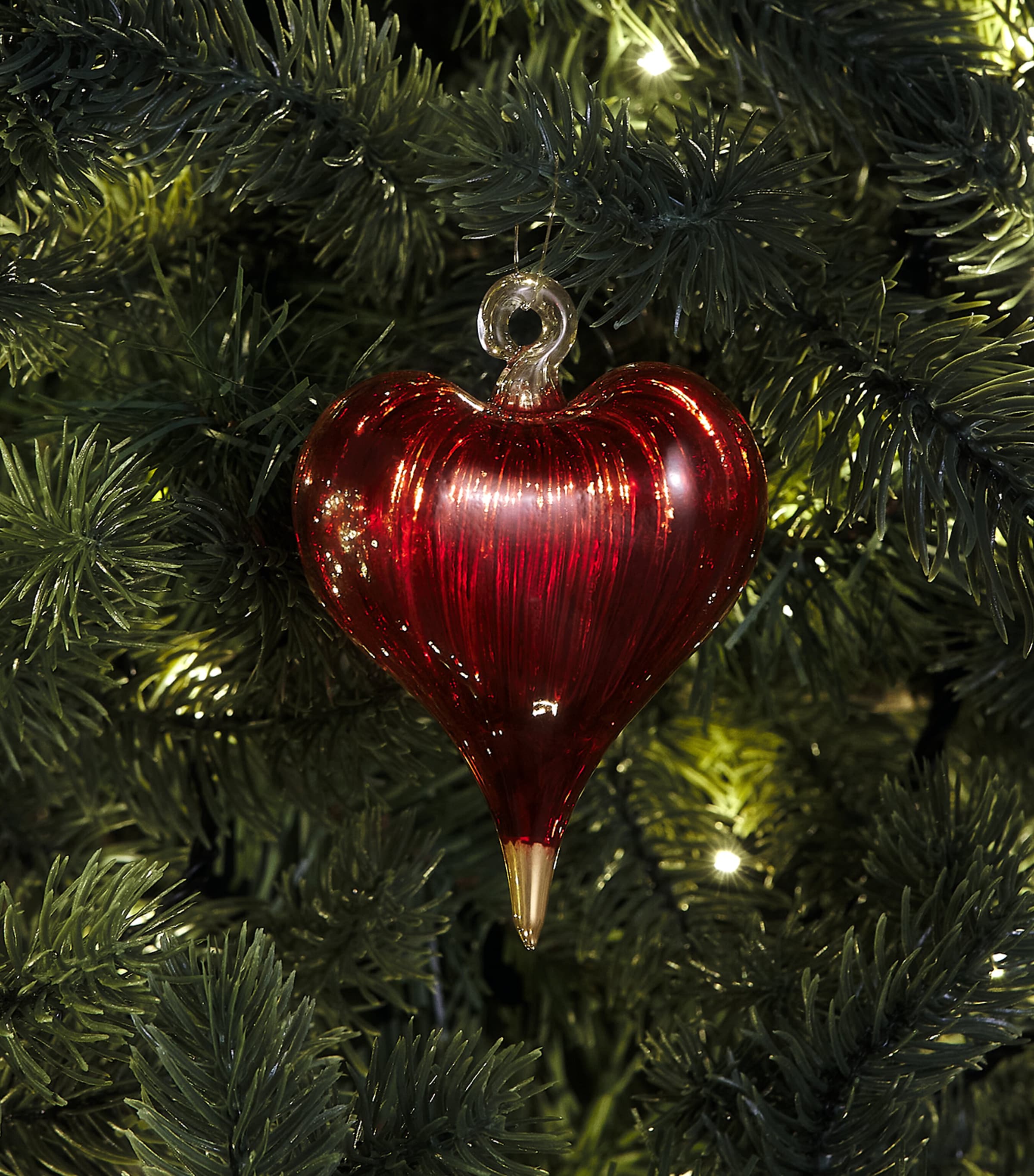 Artifactually Red Heart Tree Decoration Blood Red Image 3