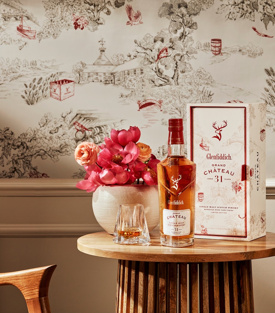 31-Year-Old Glenfiddich Grand Chateâu Single Malt Scotch (70cl) NO COLOUR Image 5