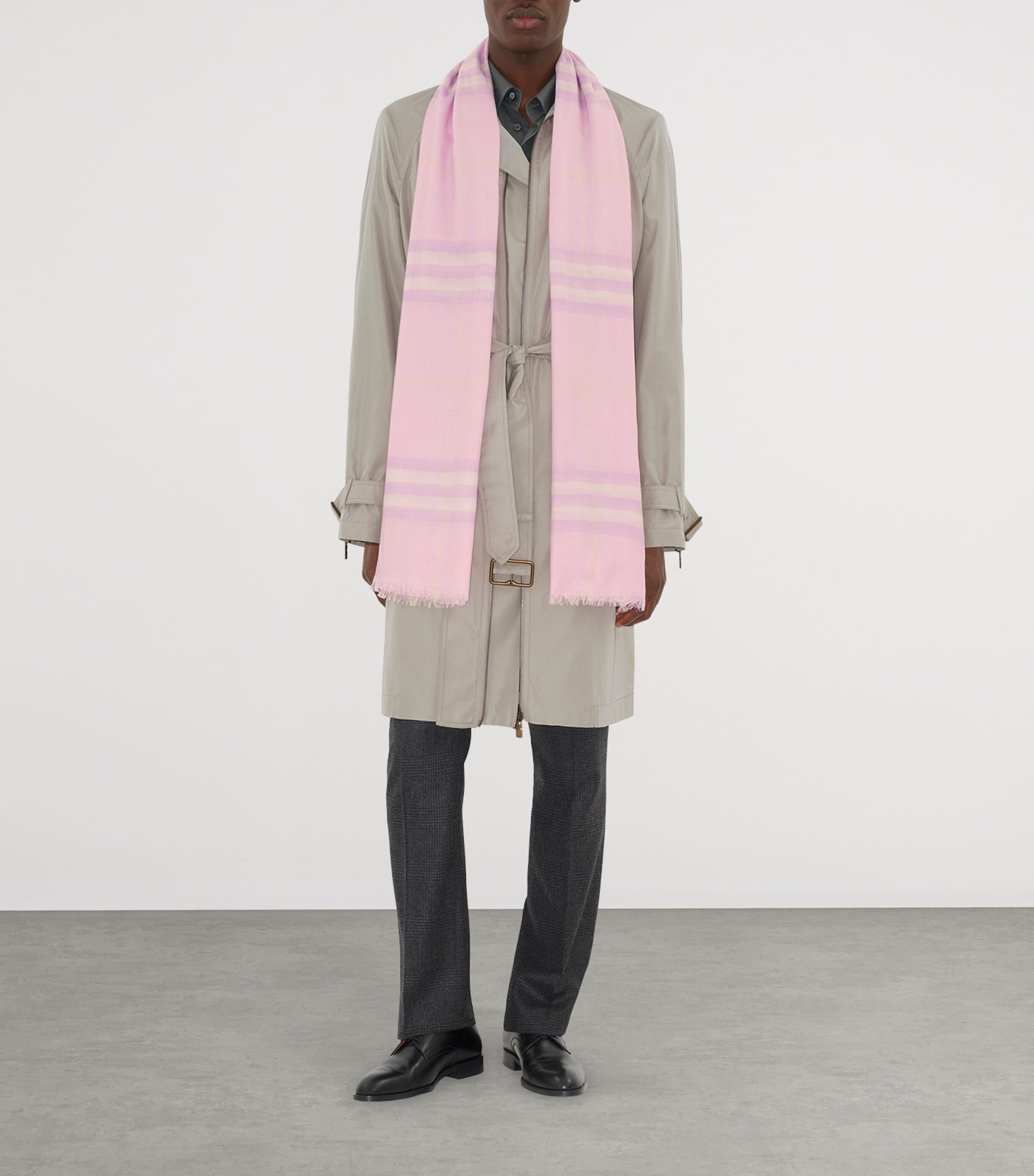 Wool Wide Check Scarf FONDANT PINK Image 4