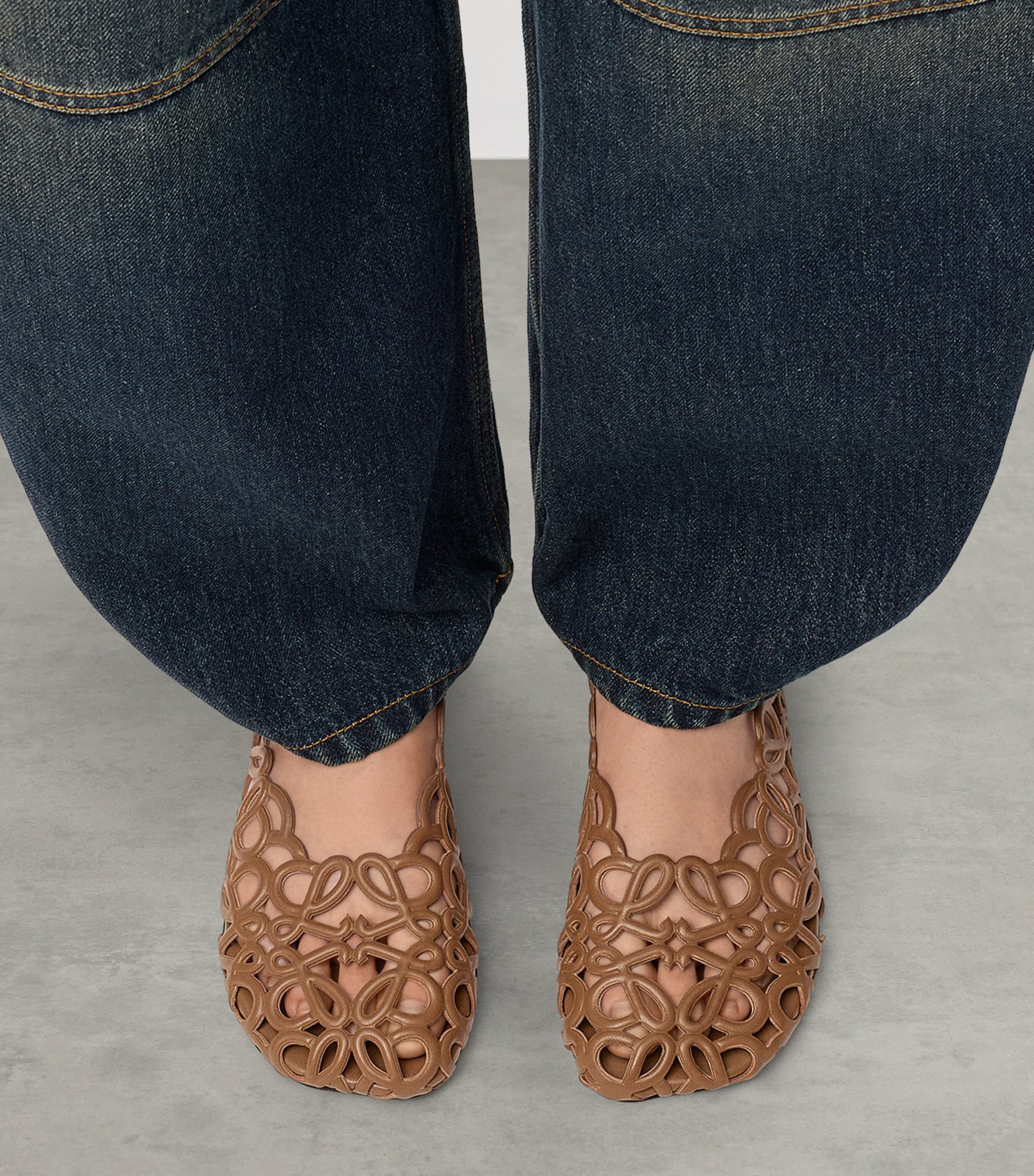 LOEWE Leather Petal Anagram Ballet Flats Oak Image 2