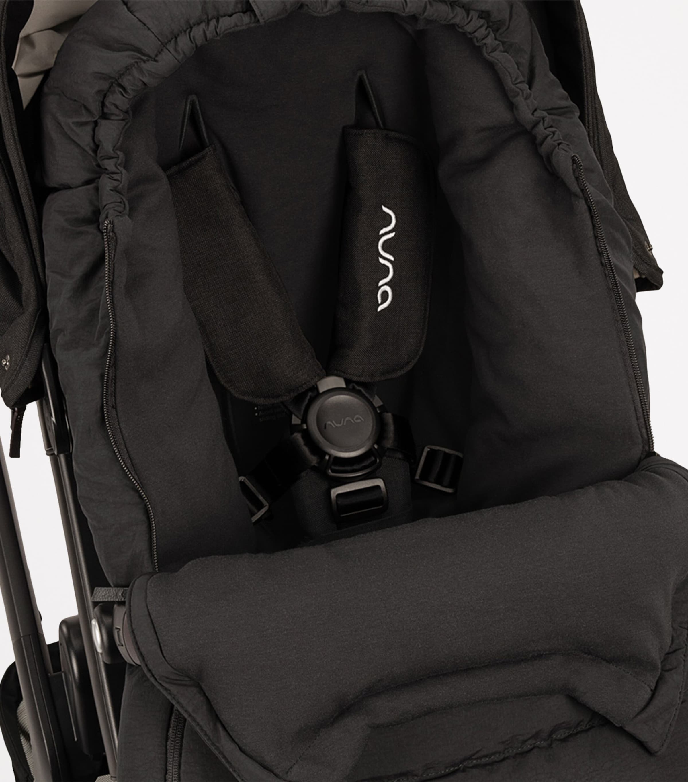 Nuna Winter Stroller Set with Footmuff and Gloves Caviar Image 6