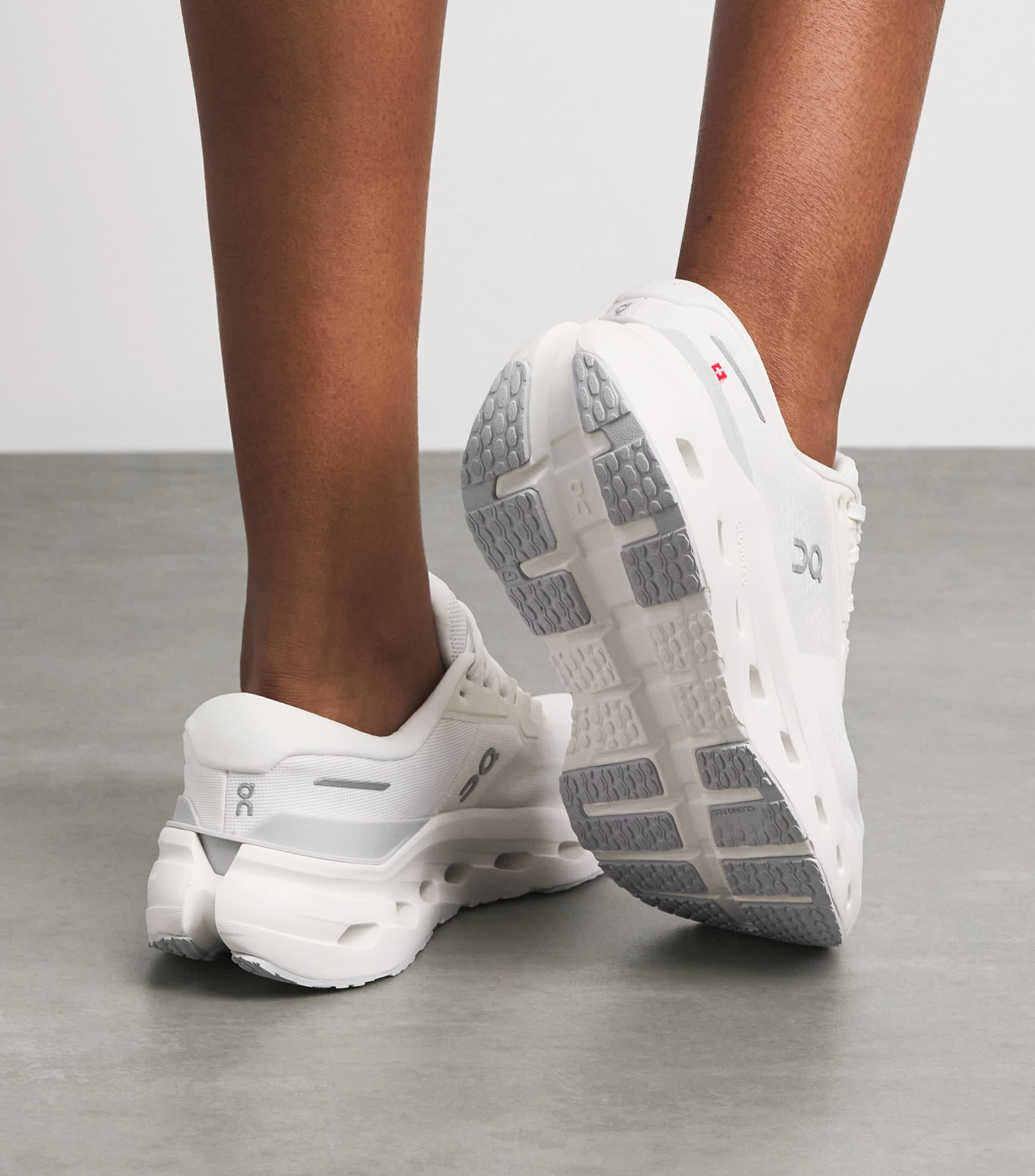 On Cloudrunner 3 Trainers White / Ivory Image 2