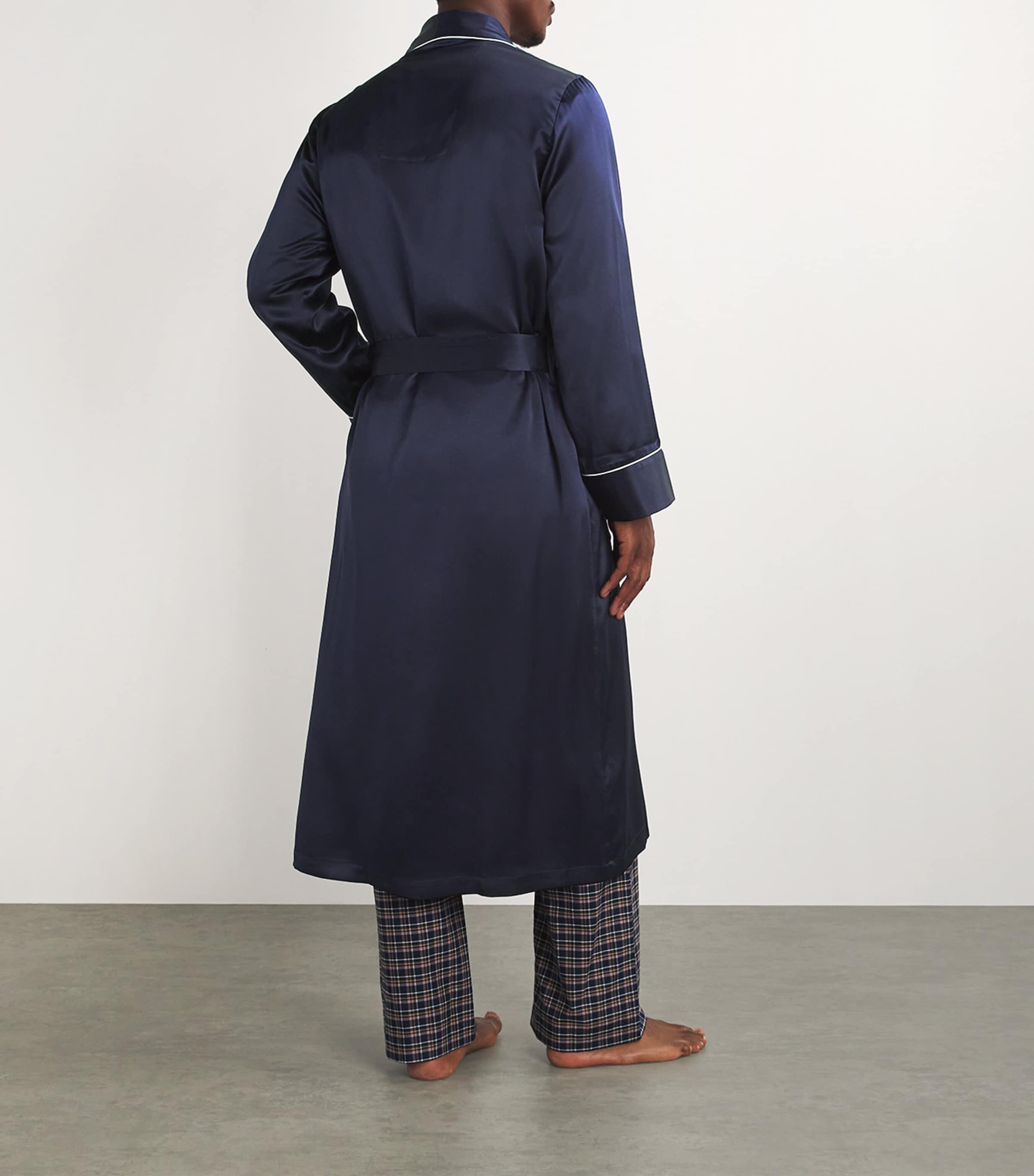 Silk Bailey Robe NAVY Image 3