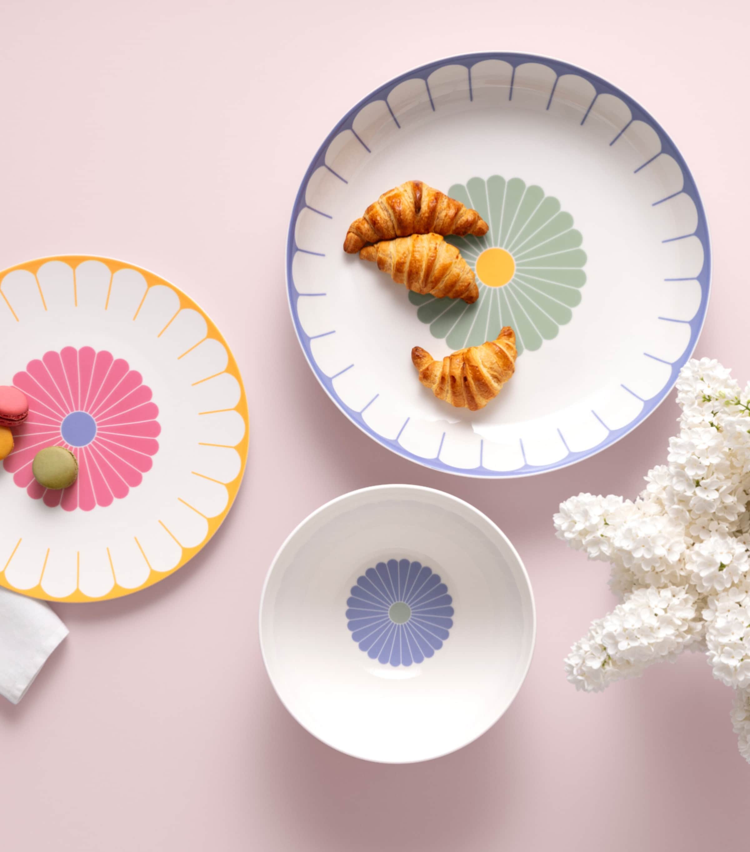 Porcelain Fleur Salad Bowl (24cm) WHITE Image 4