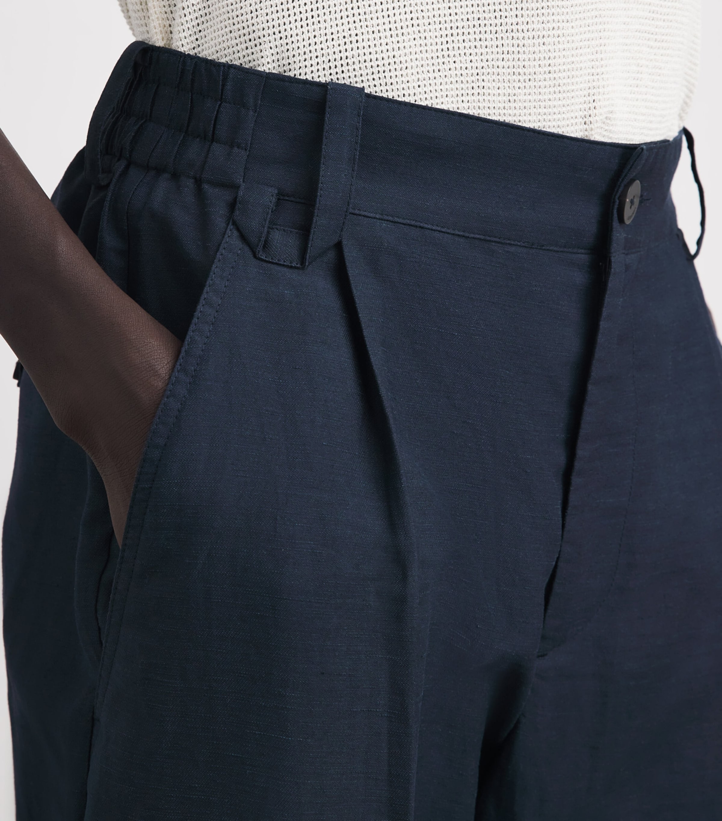 Jacquemus Mens Linen-Blend Pleated Croisière Trousers Dark Navy/ Image 3