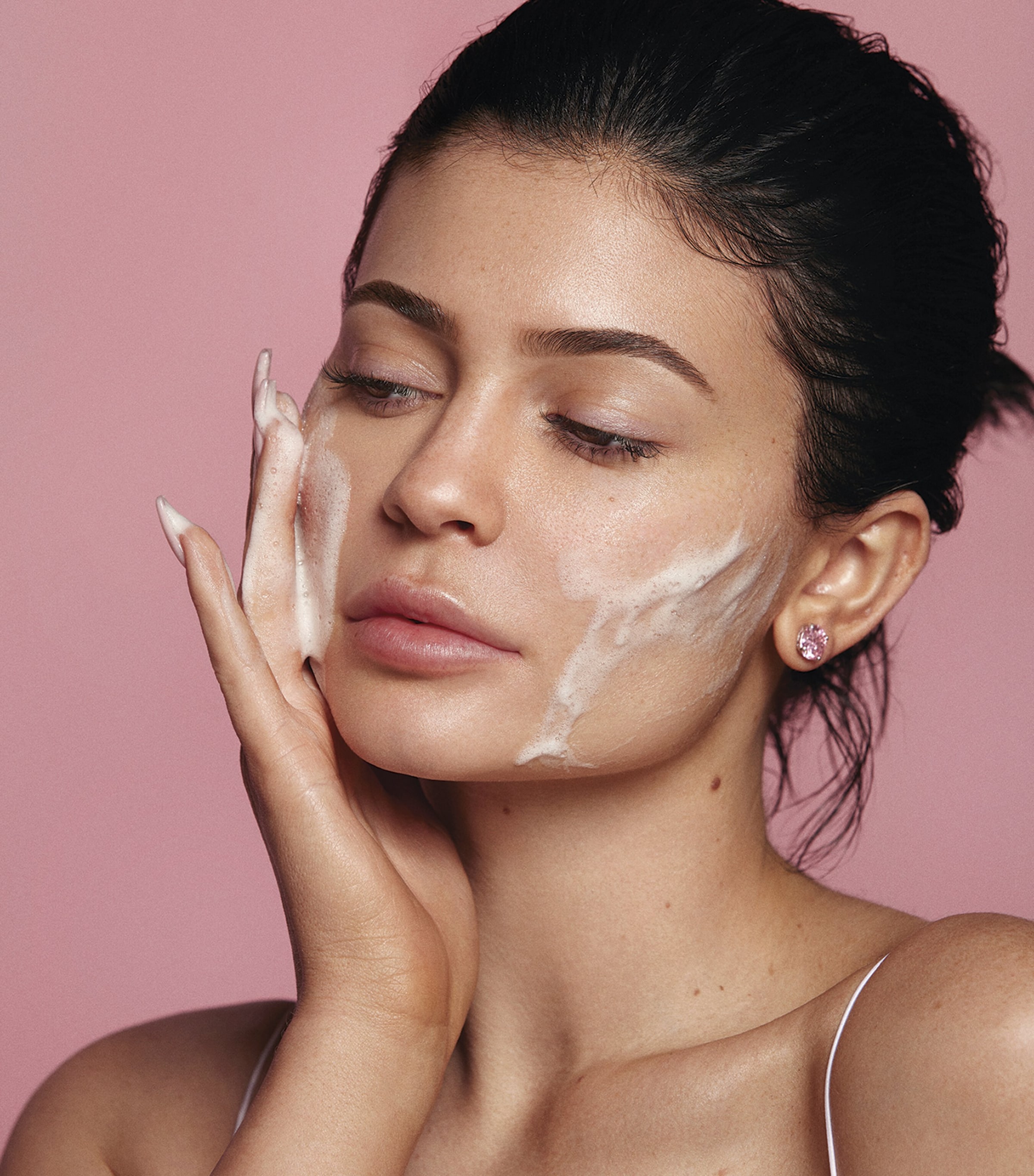 Kylie Cosmetics Foaming Face Wash (149Ml) Image 2