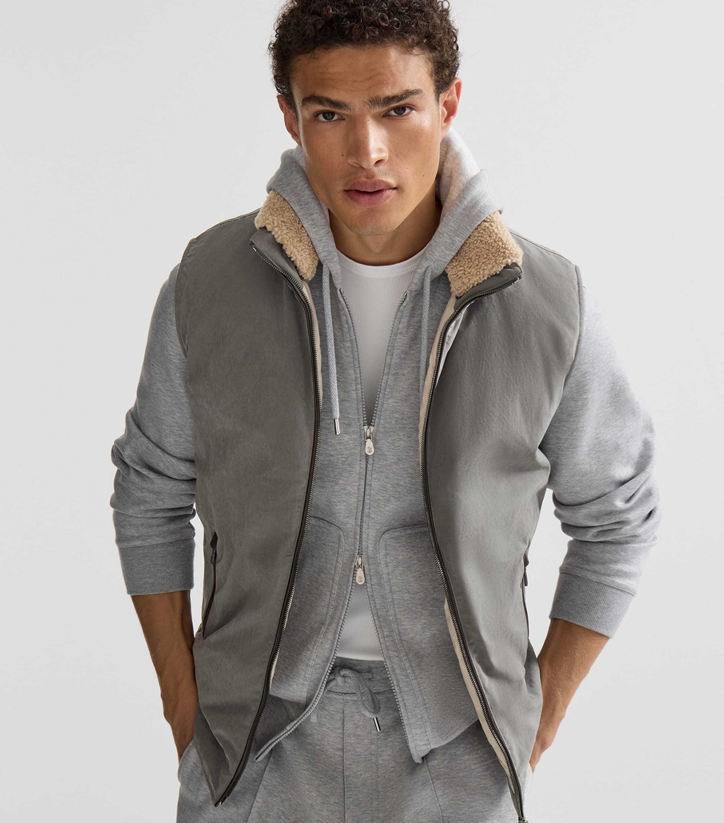 Brunello Cucinelli Mens Waxed Techno Down-Filled Gilet Image 2