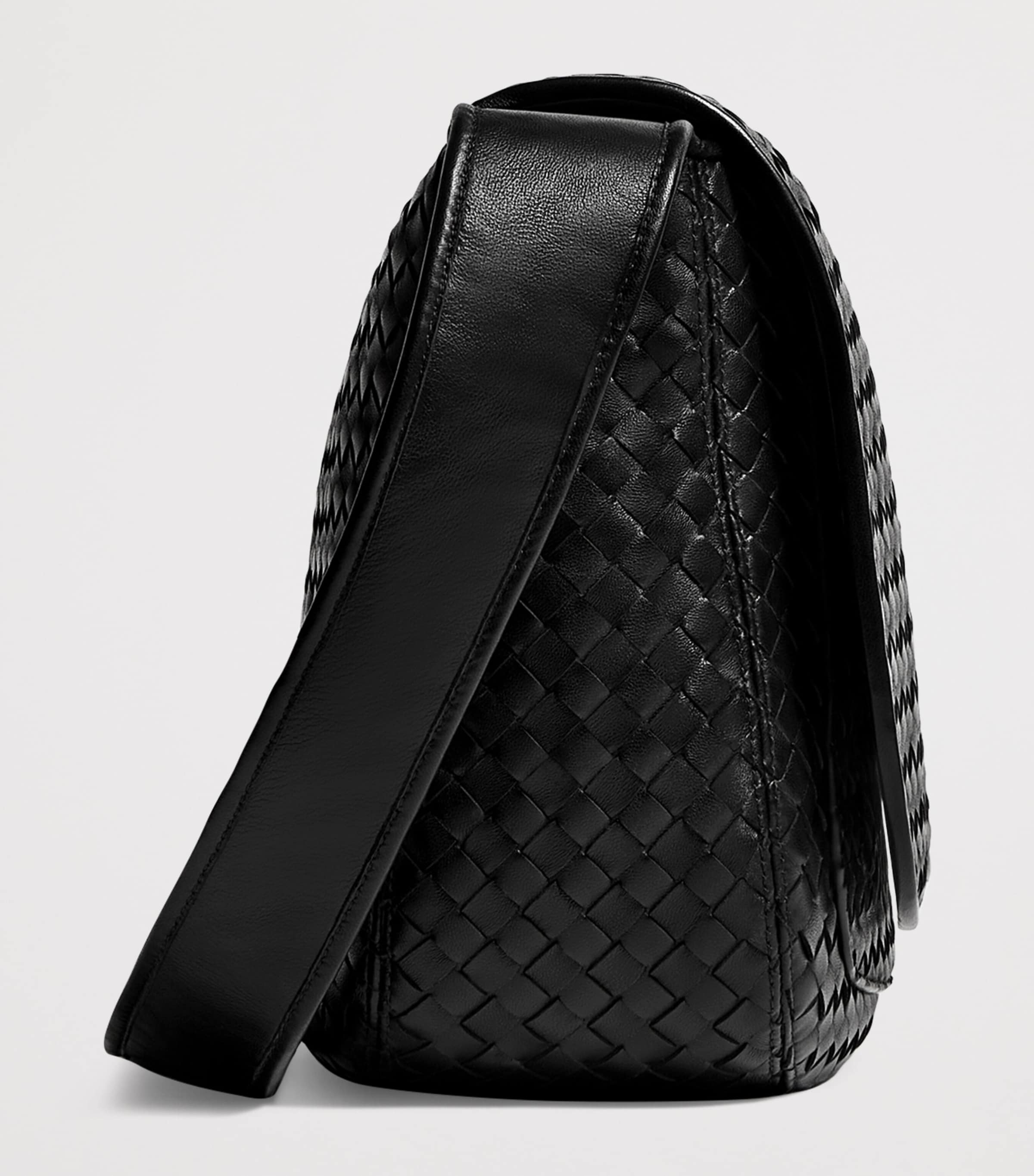 Bottega Veneta Large Leather Veneto Messenger Bag Image 4