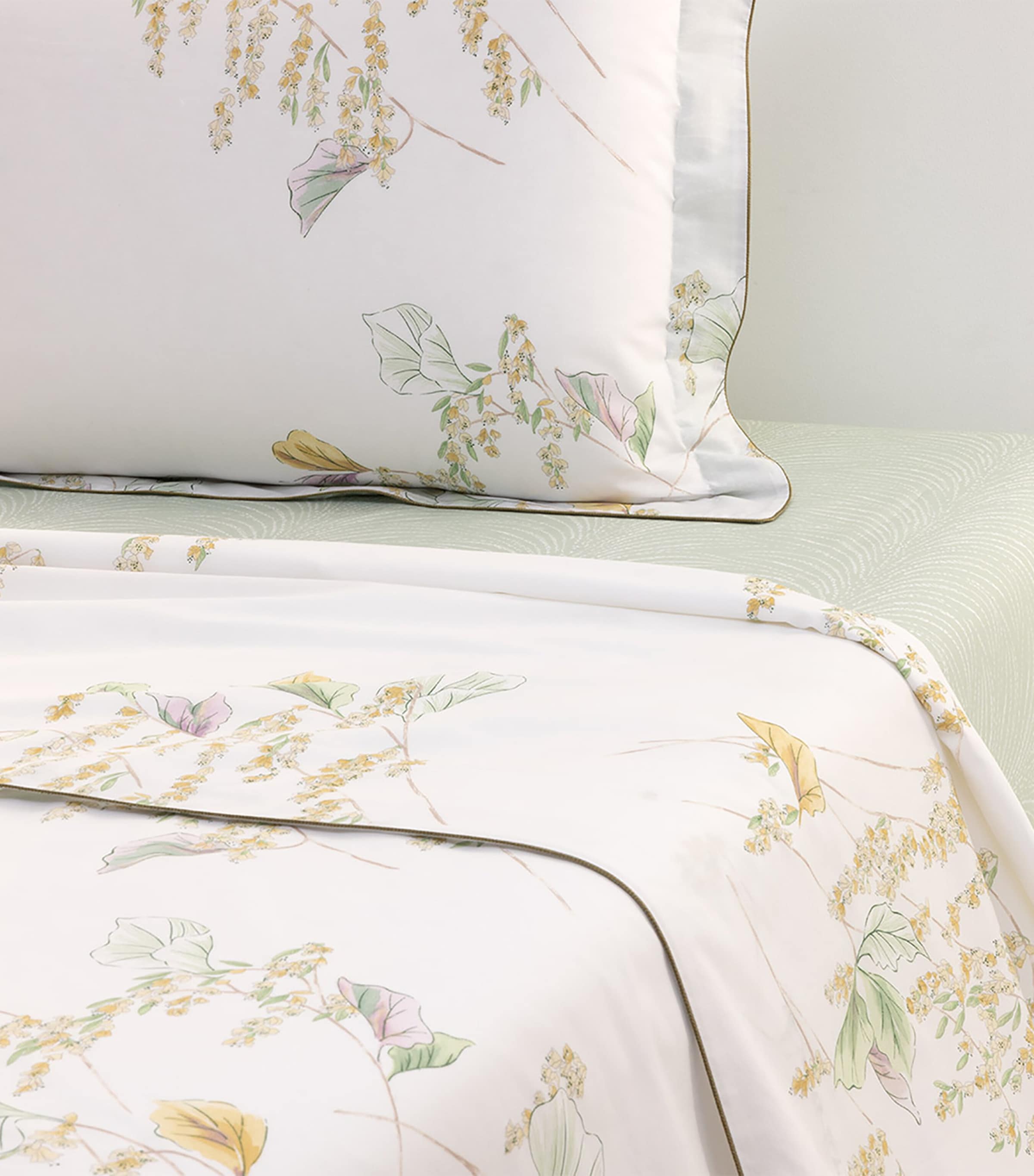 Yves Delorme Pollen Super King Flat Sheet In White