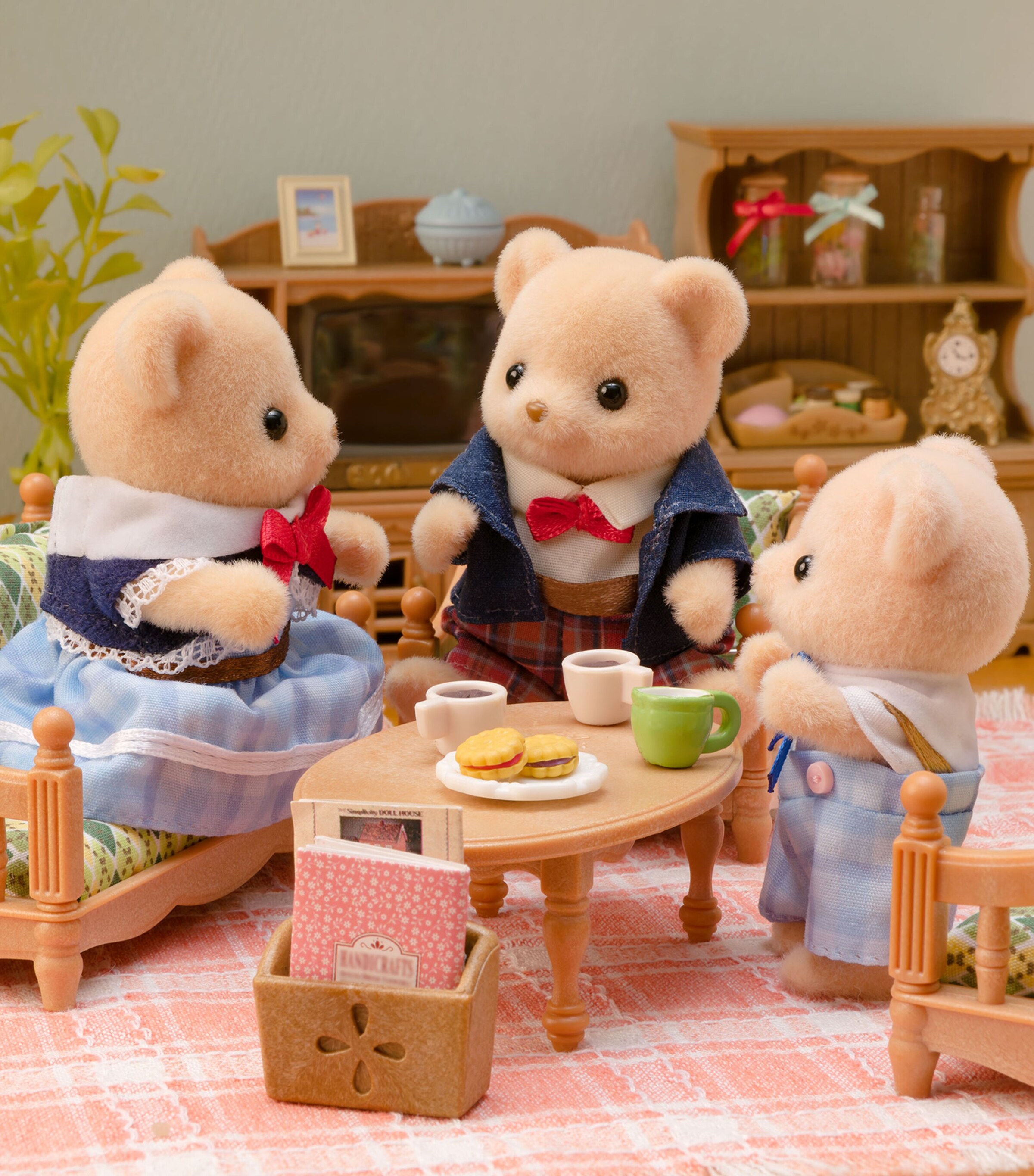 Sylvanian Families Biscuit Bear Family Image 6
