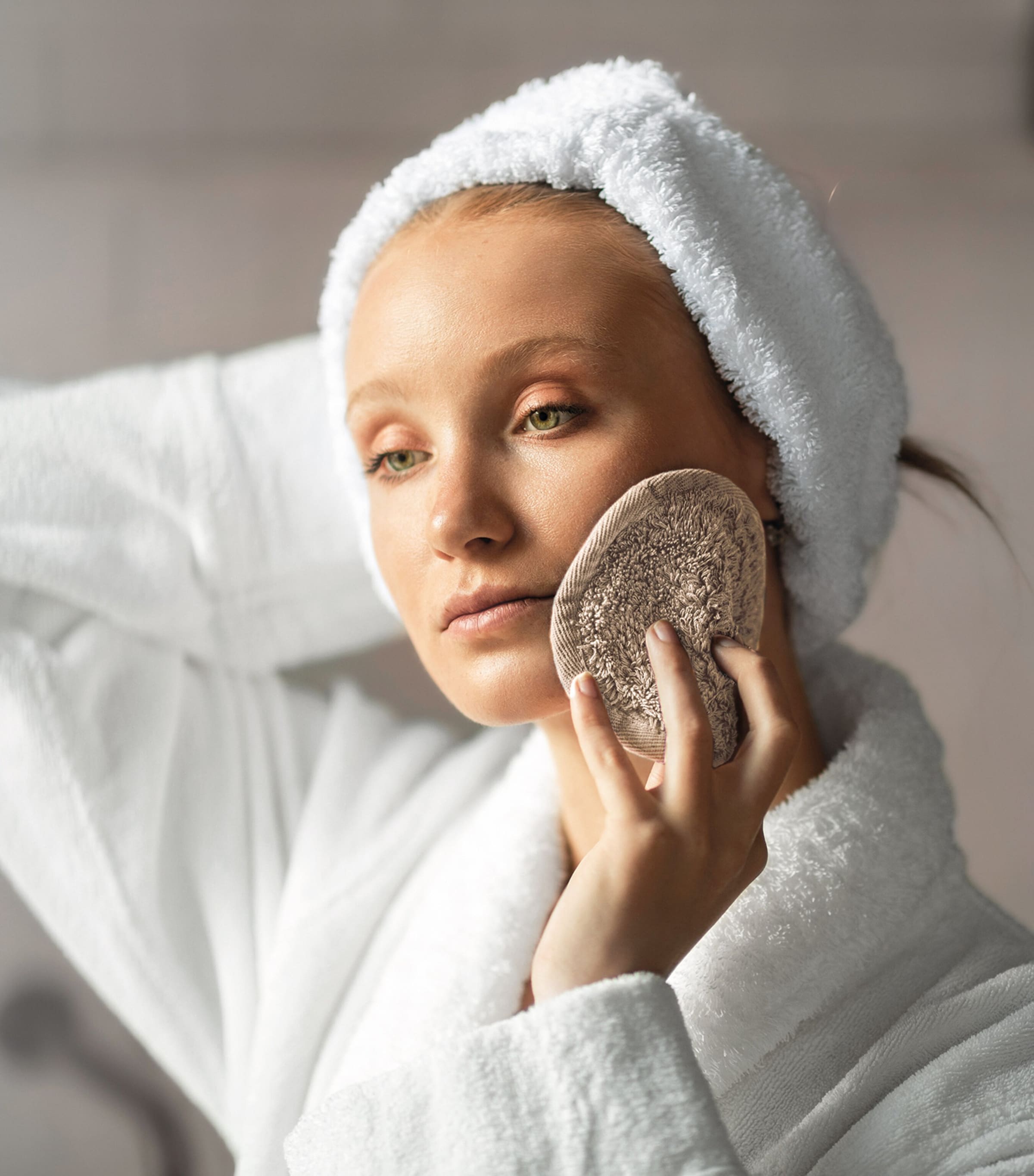 Egyptian Cotton Egoist Make-Up Remover and Hairband Set WHITE Image 2