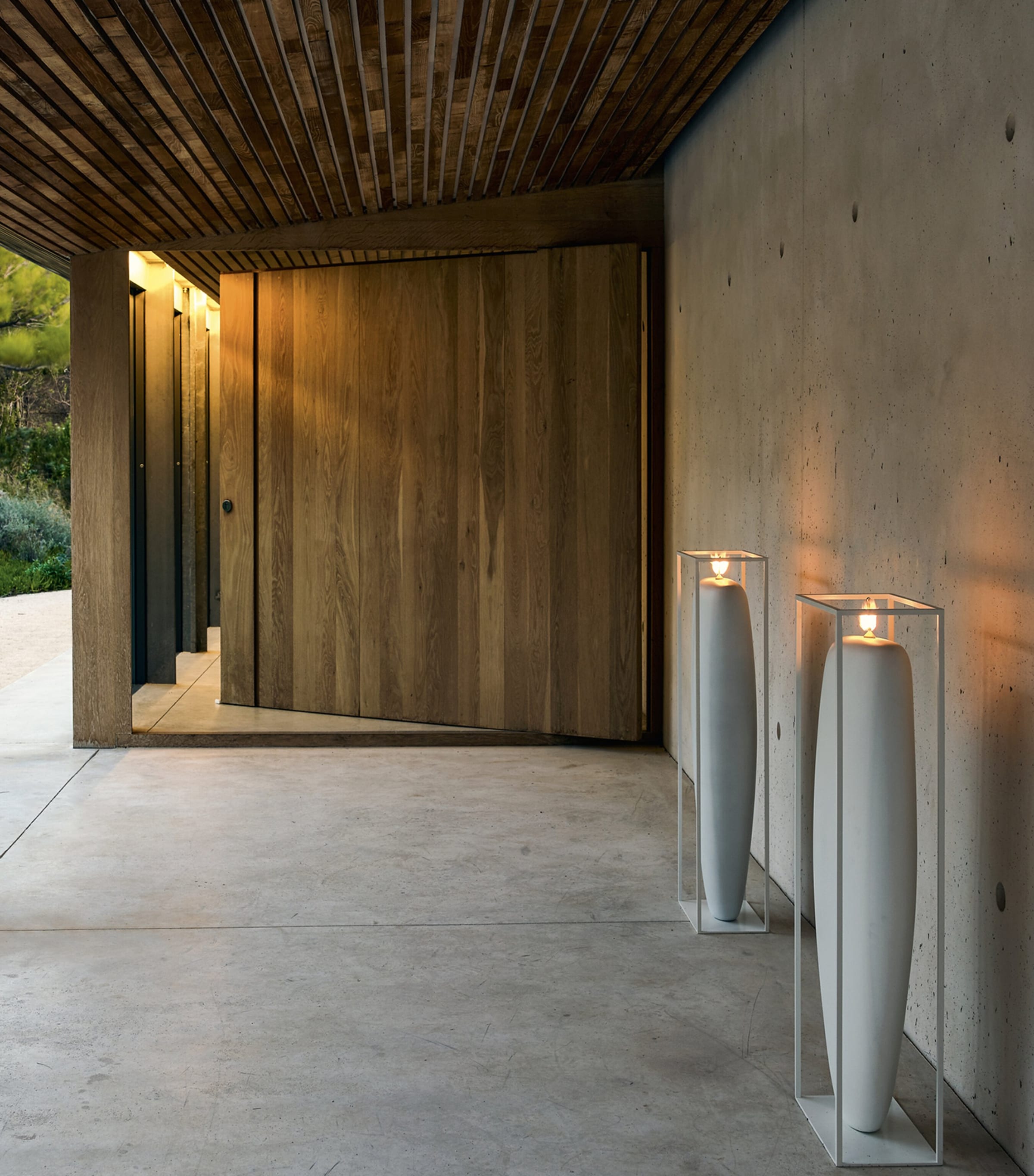 Overscale Flame Outdoor Candle WHITE Image 2