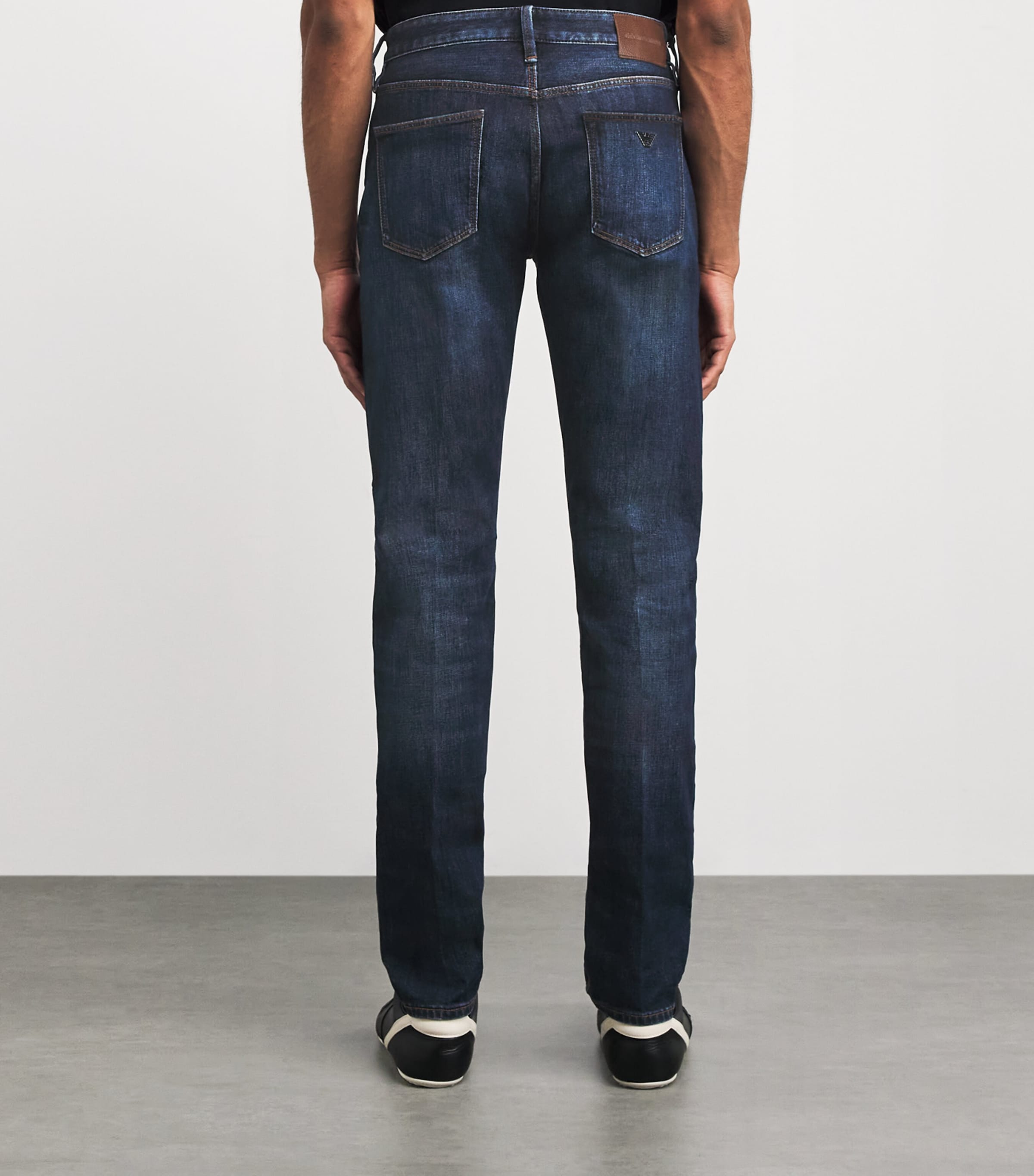 J75 Slim-Fit Jeans MB001 Image 4