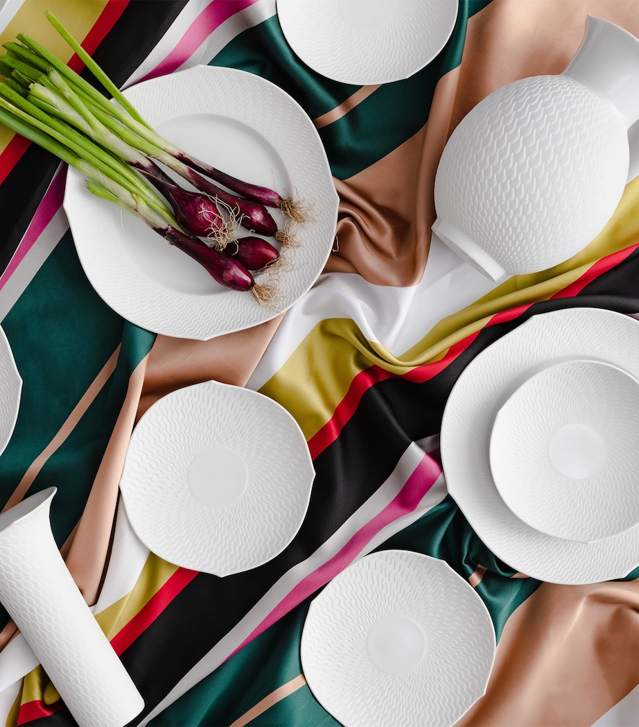 Porcelain Waves Relief Charger Plate (33cm) WHITE Image 3