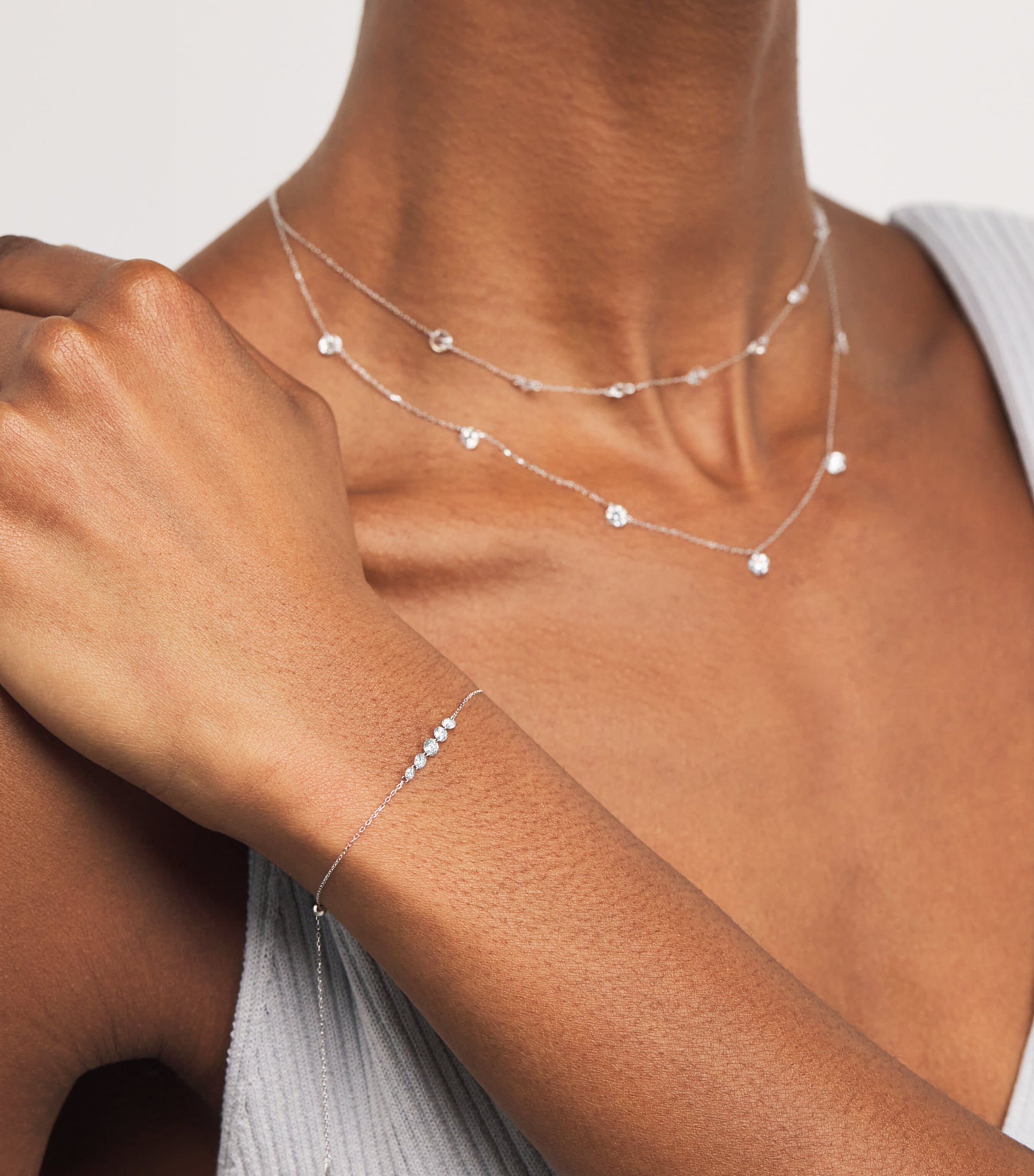 White Gold and Diamond 5-Stone Danaé Gradient Bracelet WHITE GOLD Image 5