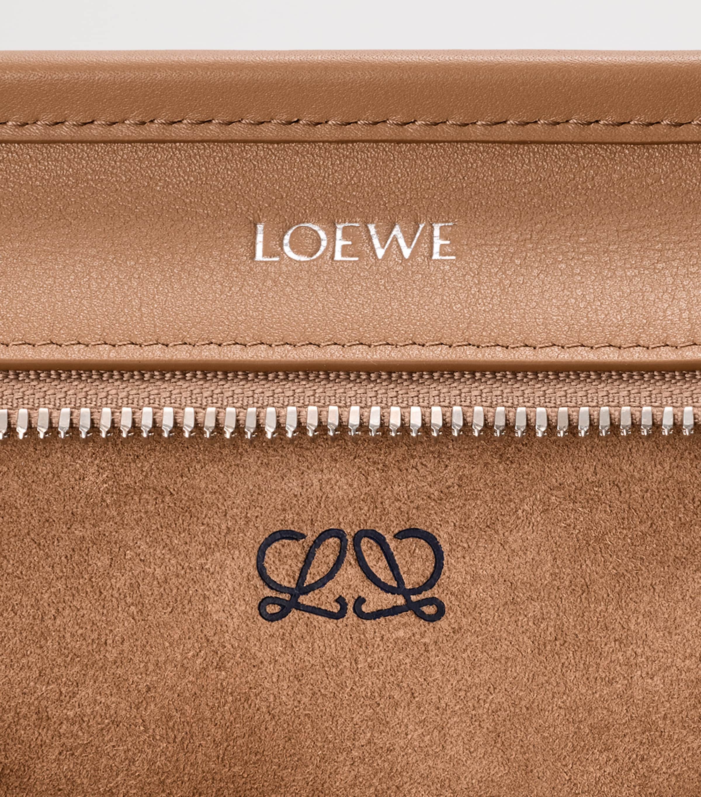 LOEWE Womens Medium Leather Amazona 180 Top-Handle Bag Mocha Image 11