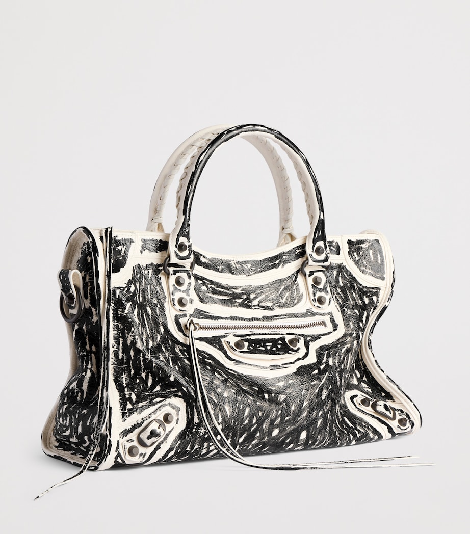 Medium Leather Le City Shoulder Bag 9110 Image 8