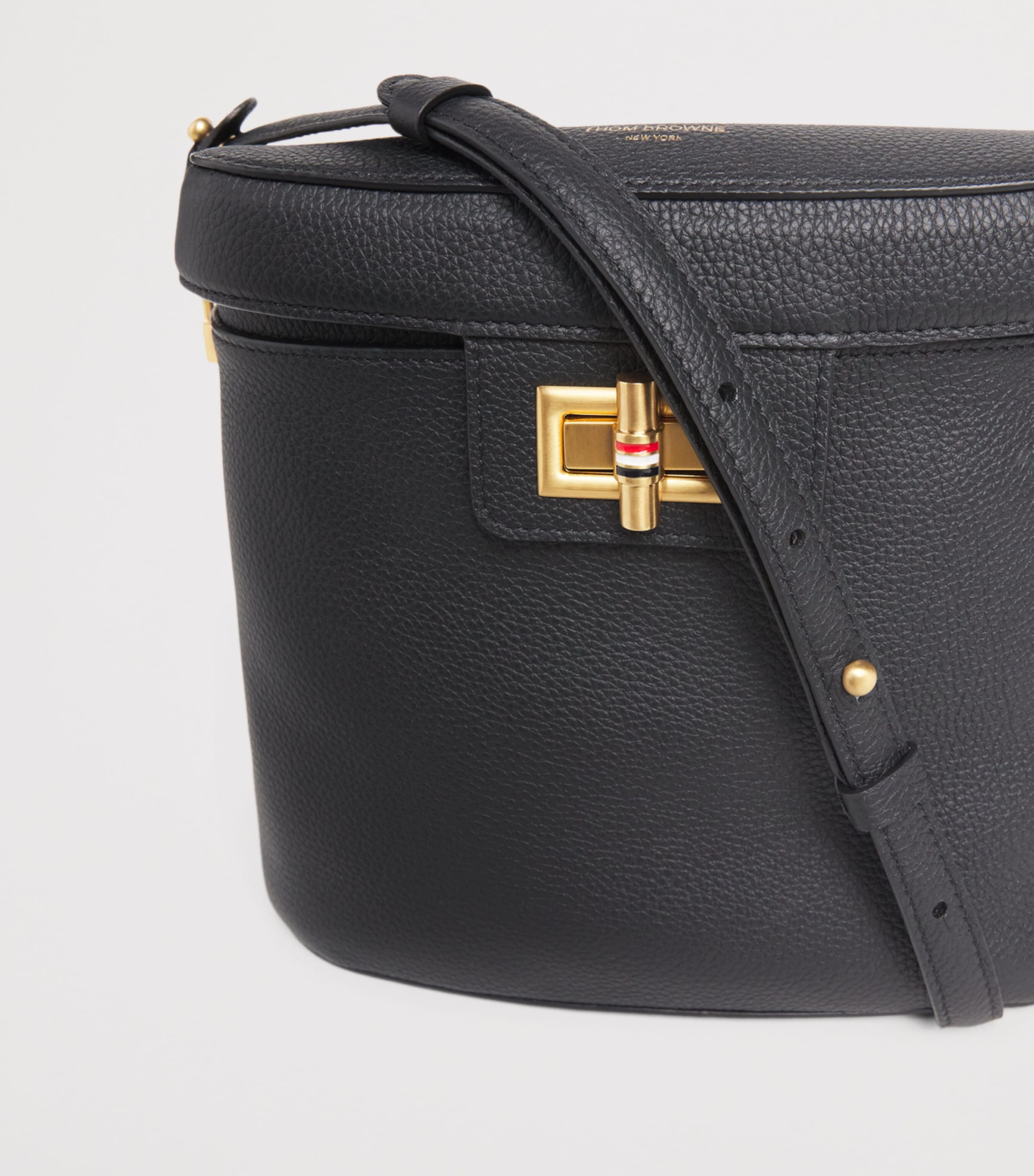 Pebble Leather Box Bag BLACK Image 6