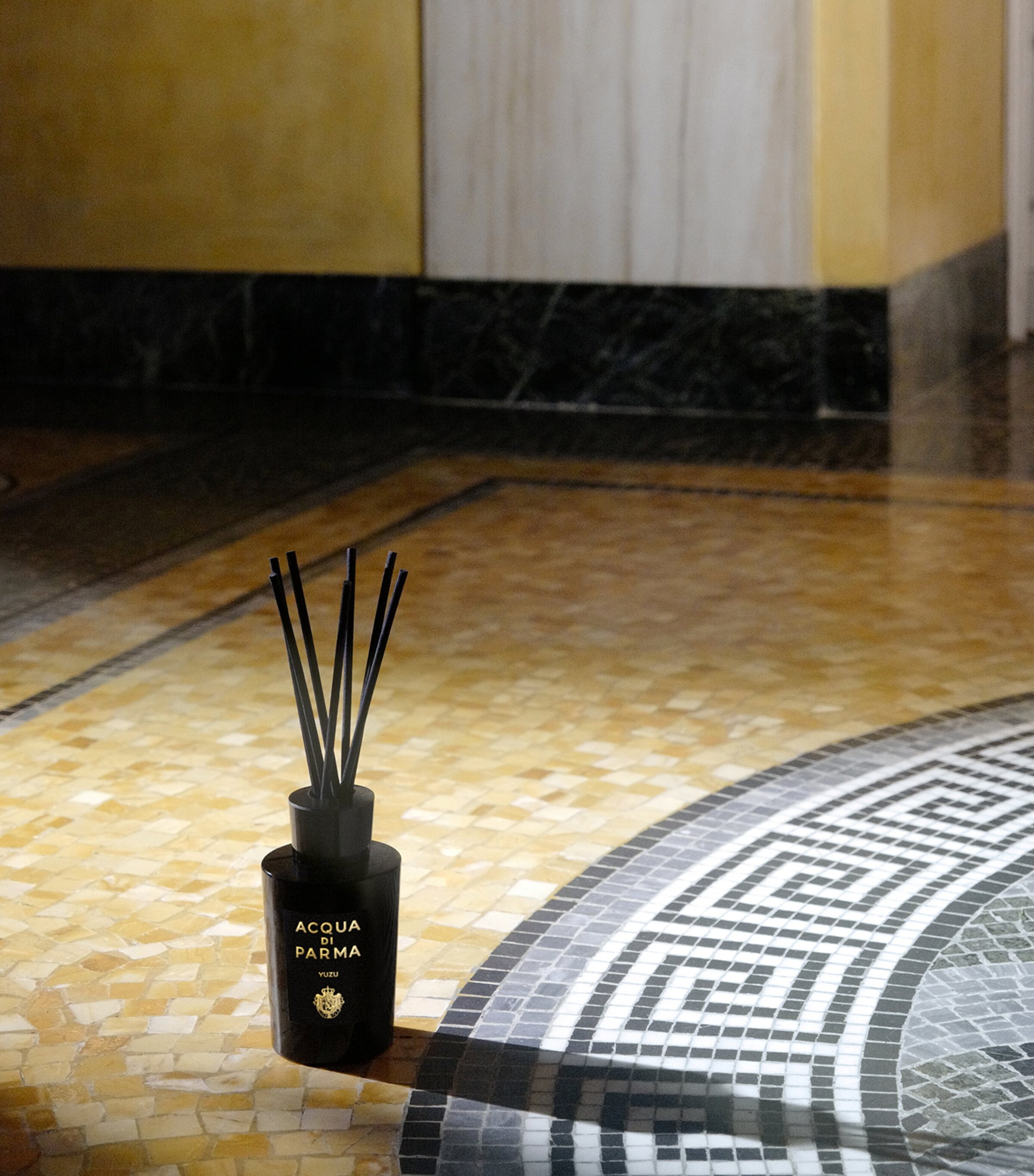 Signatures of the Sun Yuzu Diffuser (180ml) NO COLOUR Image 4