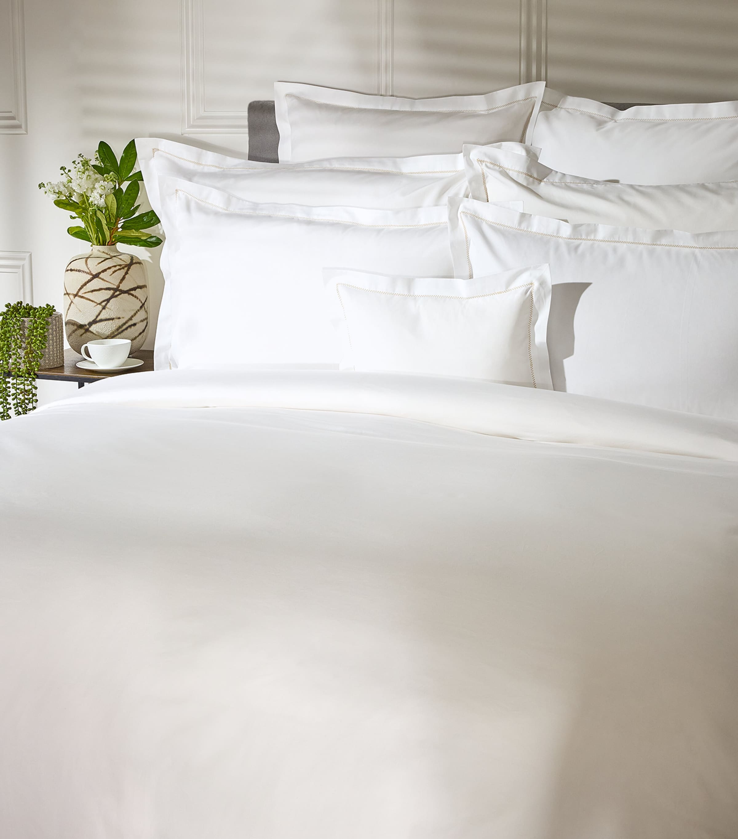 Ivy King Duvet Cover (230cm x 220cm) GOLD Image 2