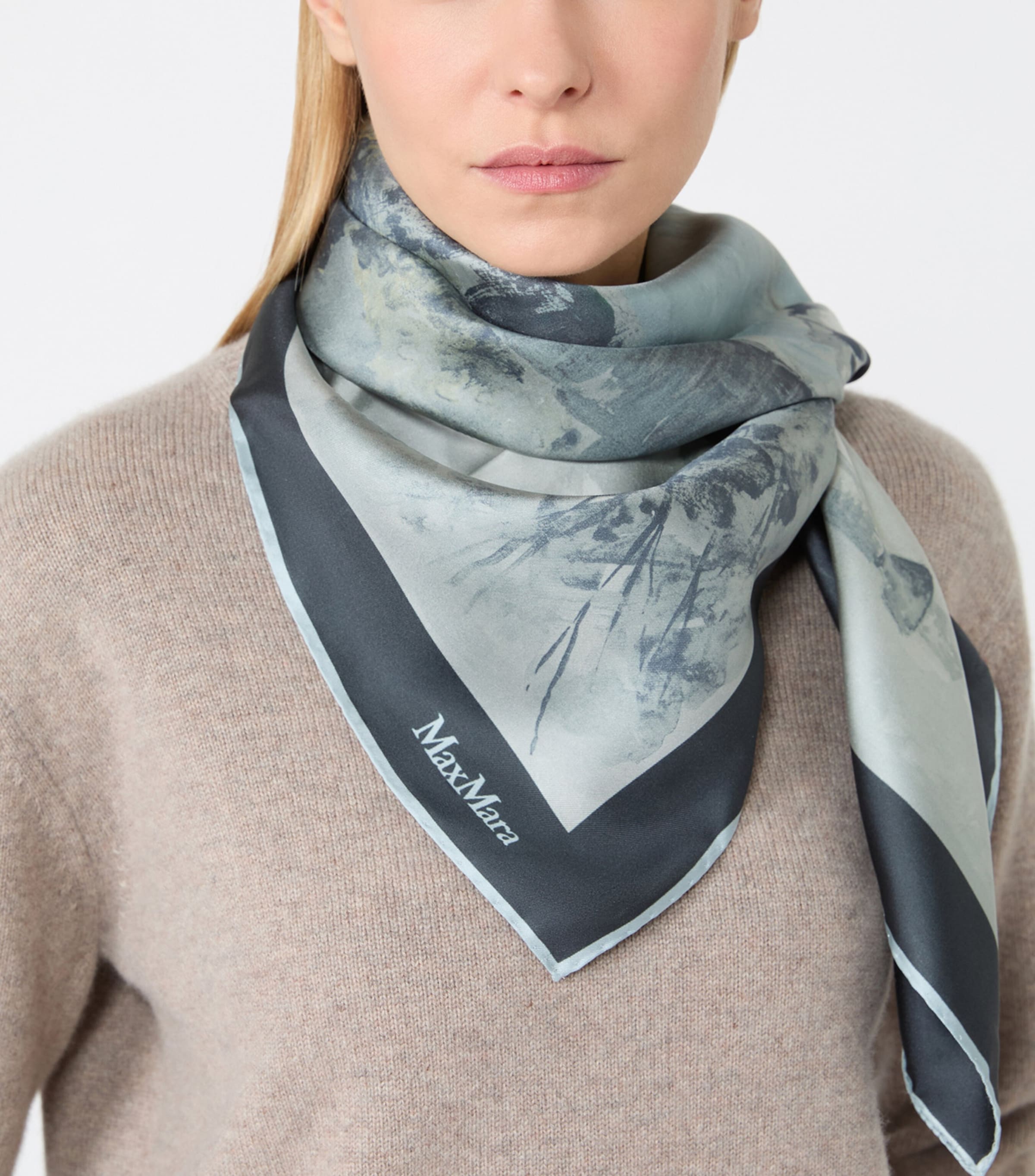 Max Mara Silk Printed Square Scarf Midnightblue Image 2