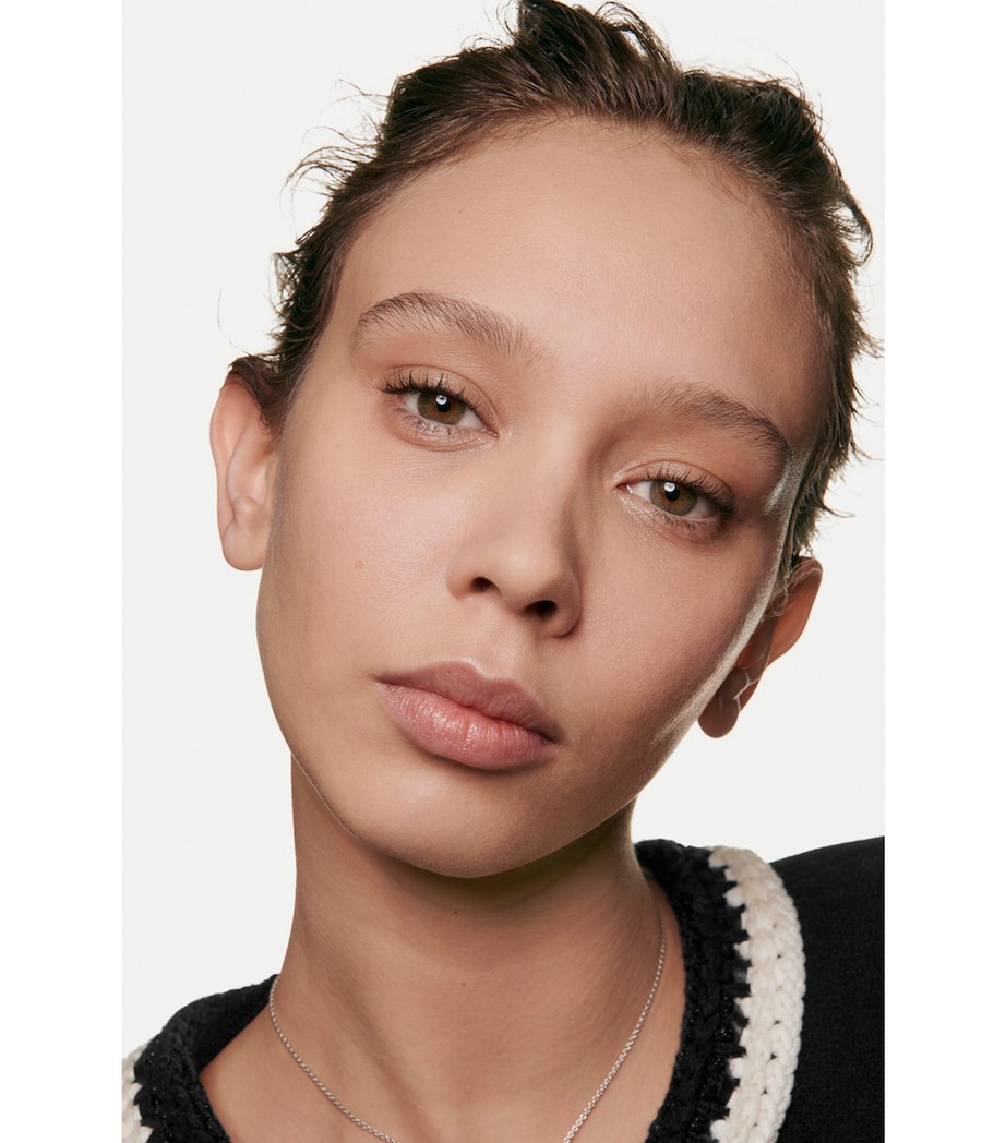 ULTRA LE TEINT VELVET Blurring Smooth-Effect Foundation B30 Image 3