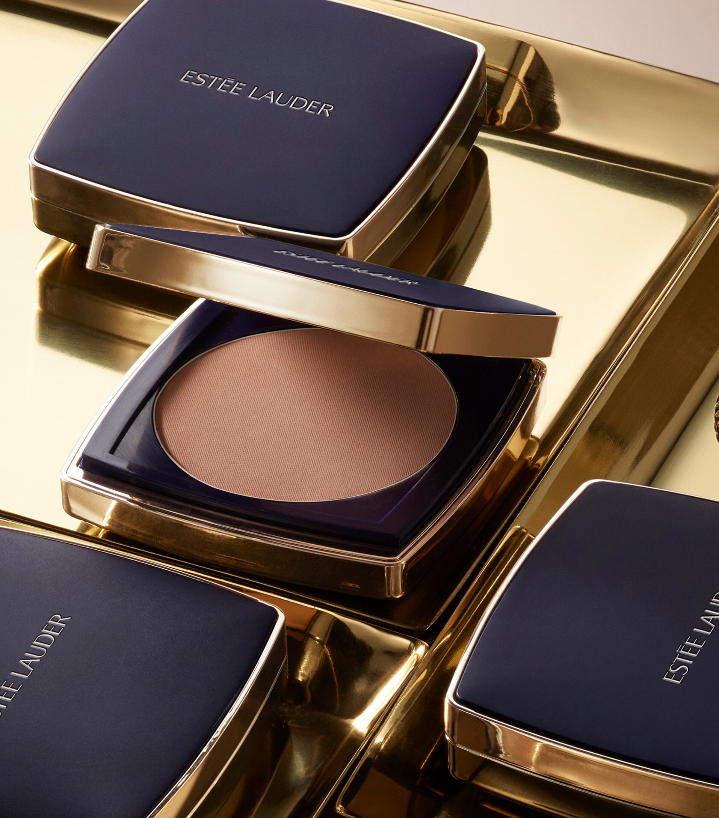 Estée Lauder Double Wear Stay-In-Place Matte Powder Foundation SPF 10 | Make-up | Face | Foundations | Designers | Estée Lauder Estée Lauder Double Wear Stay-In-Place Matte Powder Foundation SPF 10 | Make-up | Face | Foundations | Designers | Estée Lauder