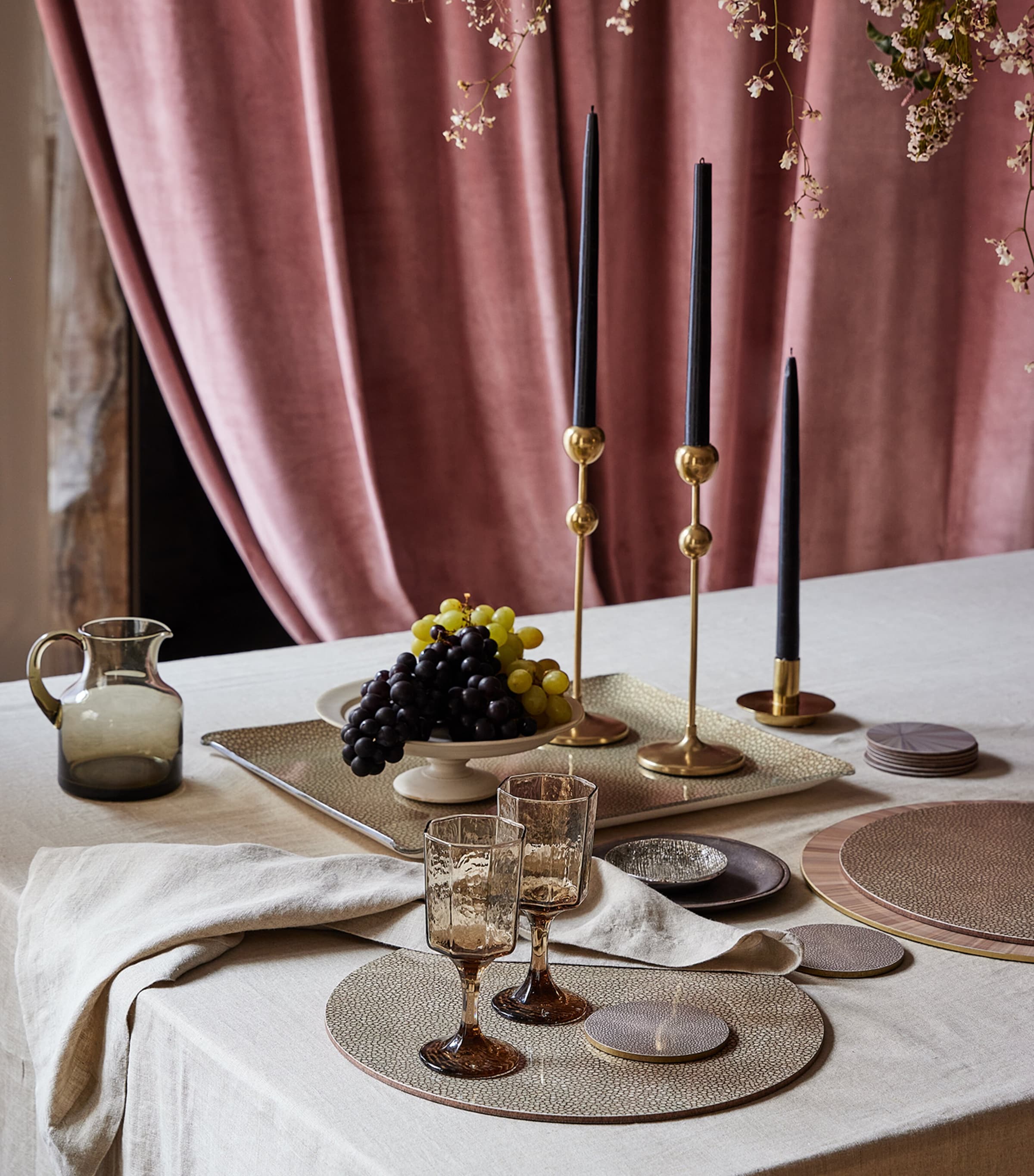 Hestia Set of 2 Prestige Round Placemats Mink Image 2