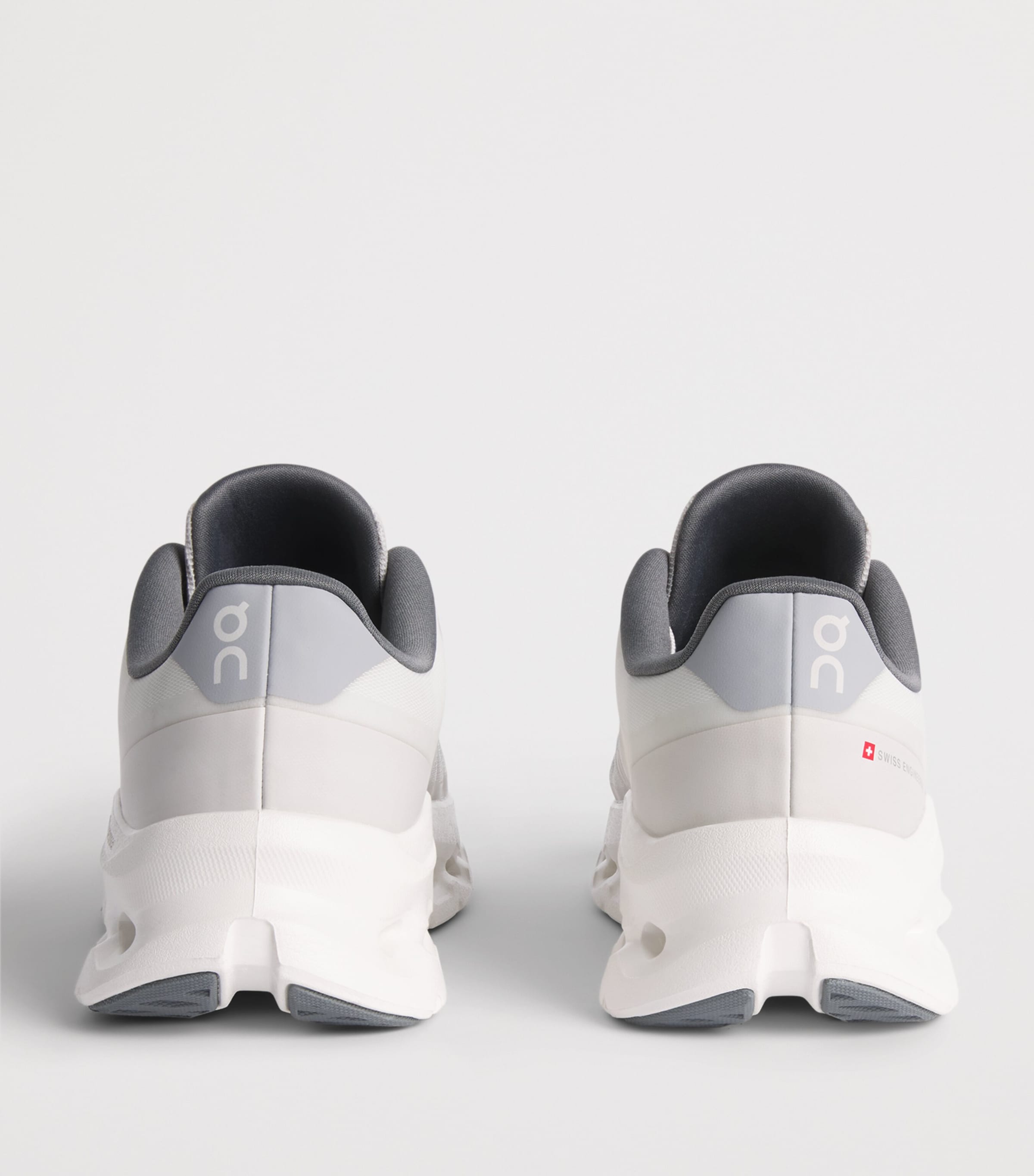 On Mens Cloudtilt Remix Trainers Alloy | Ivory Image 5