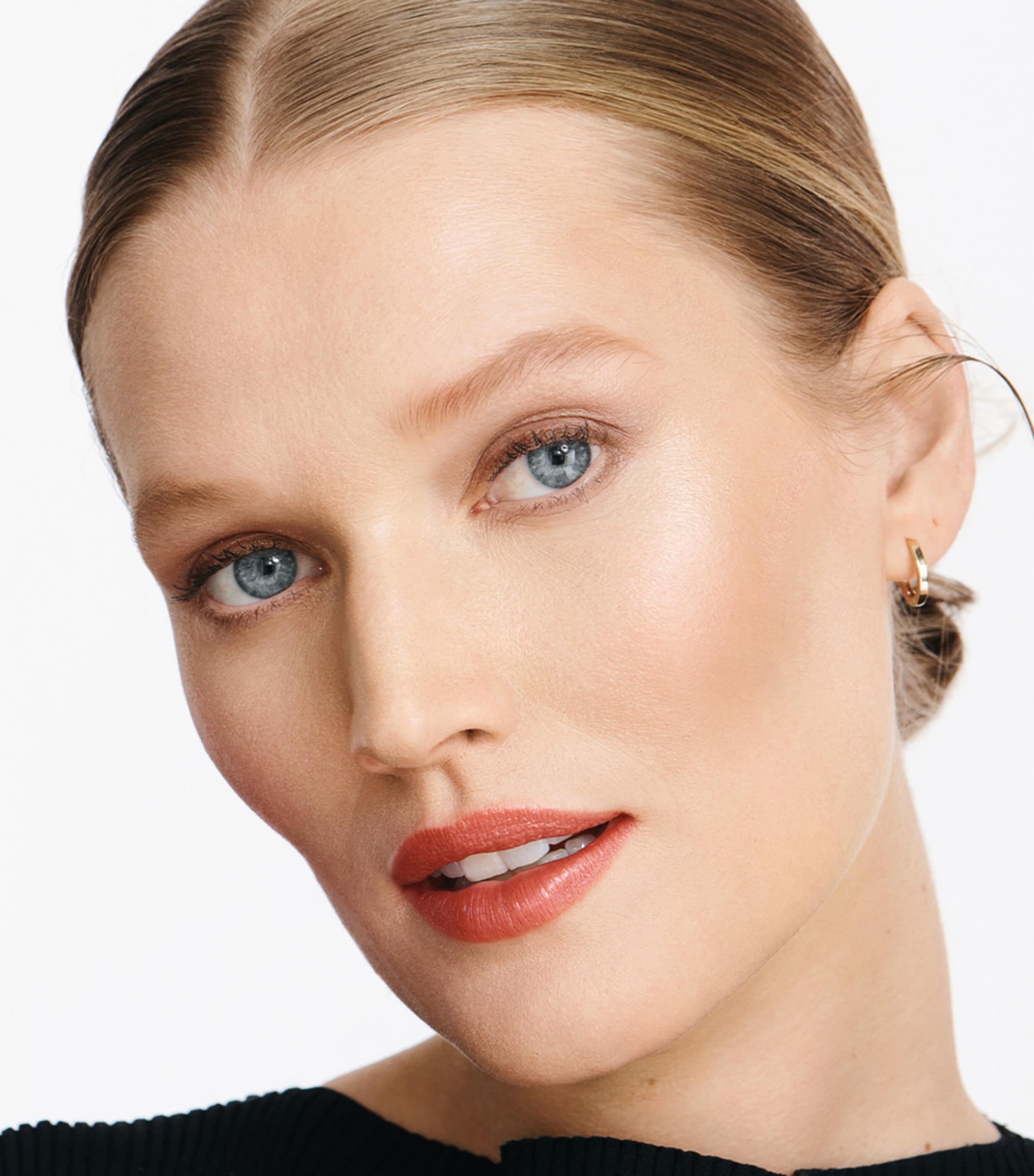 Satin Lipstick 5 Image 3