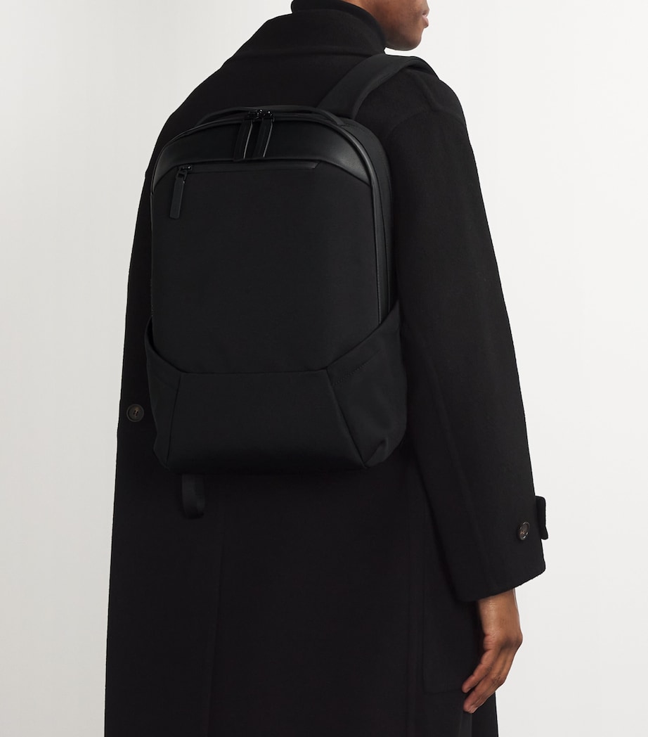 Apex 3.0 Backpack BLACK Image 2