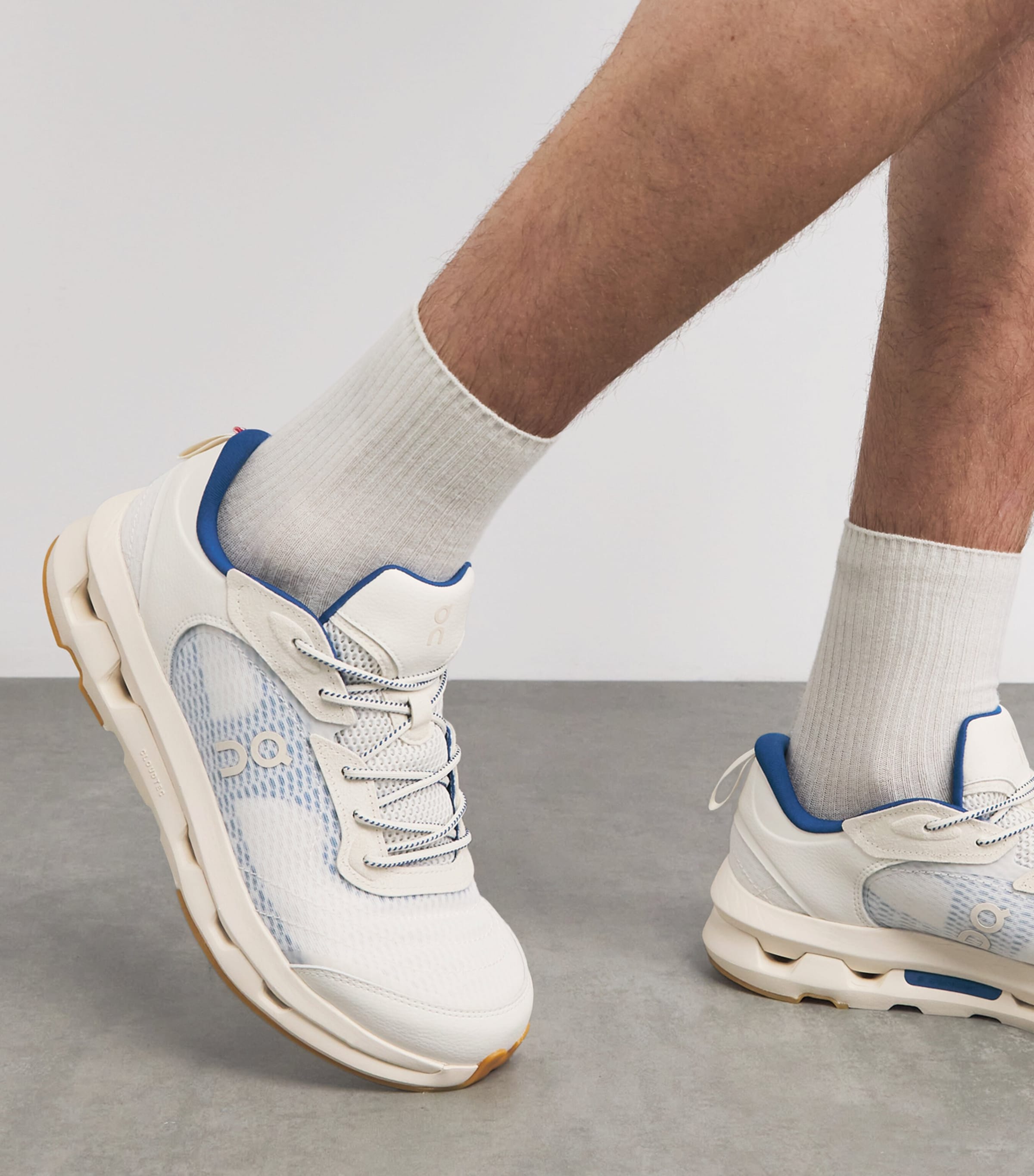 On Mens Cloudzone Moon Trainers Ivory | Nightfall Image 2
