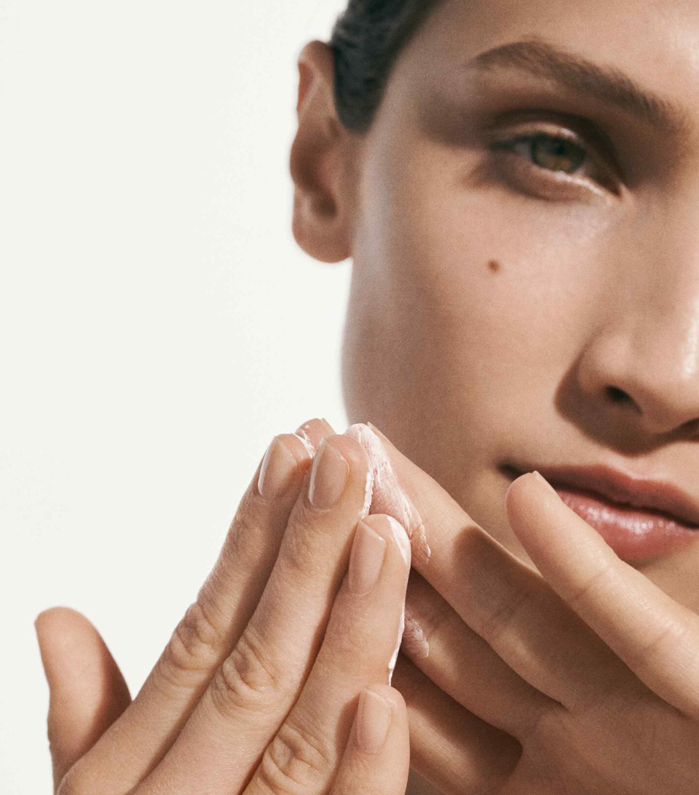 La Mer Crème de la Mer Moisturizing Cream (60ml) Image 4