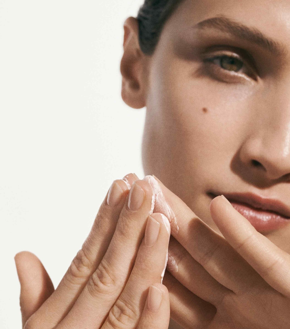 La Mer Crème de la Mer Moisturizing Cream (60ml) Image 4