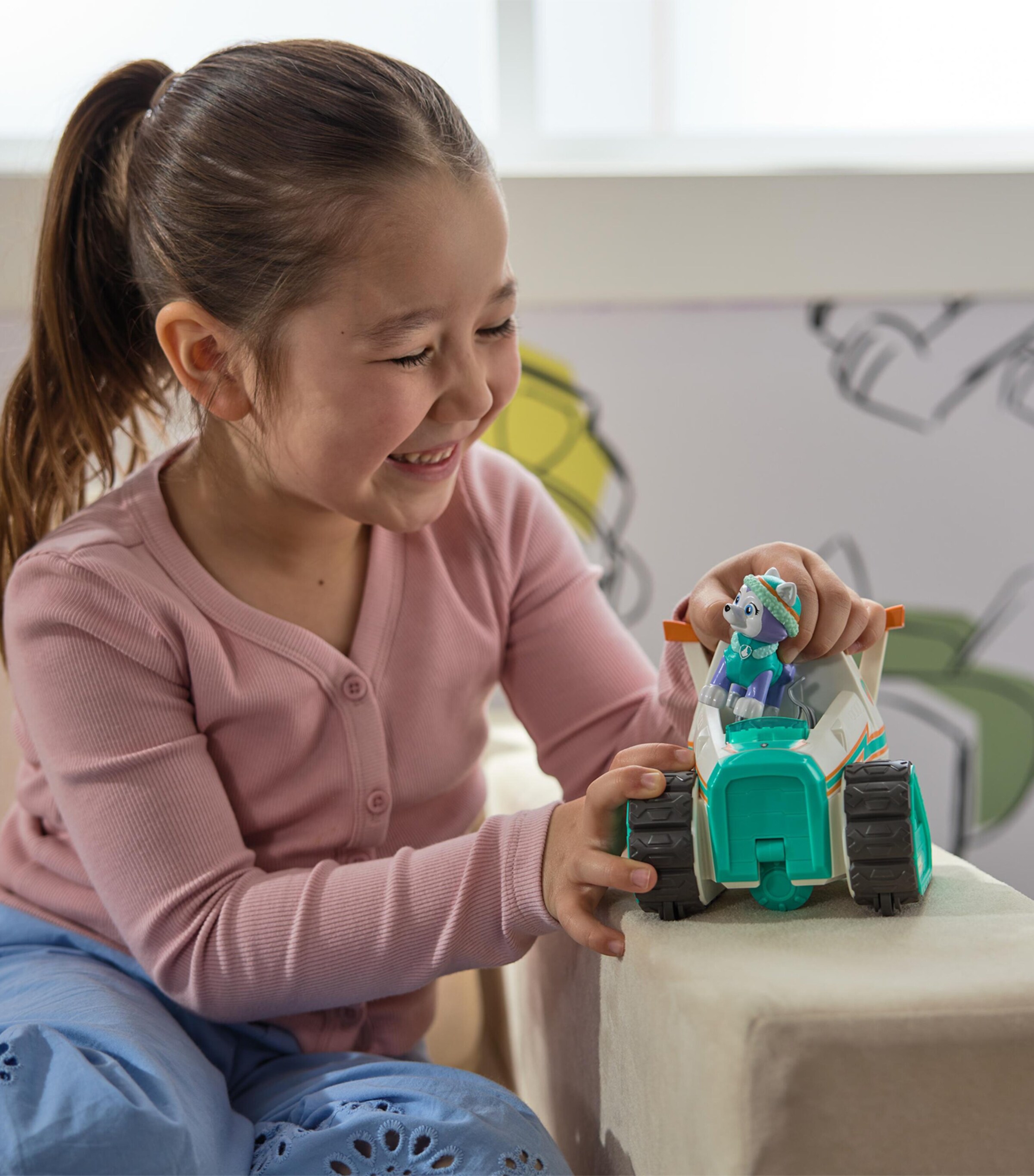 PAW Patrol PAW Patrol: Everest Deluxe Snowmobile Image 9
