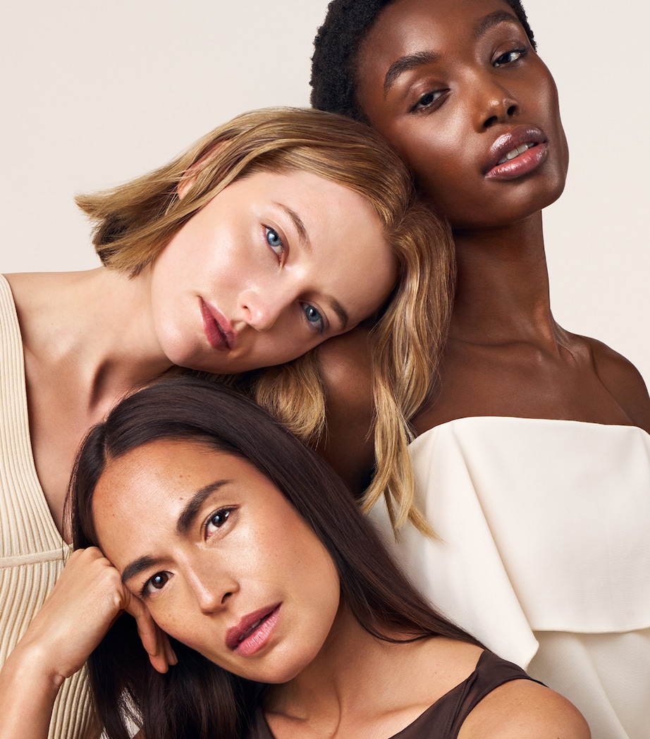 Future Skin Oil-Free Foundation CHAMOMILE Image 3