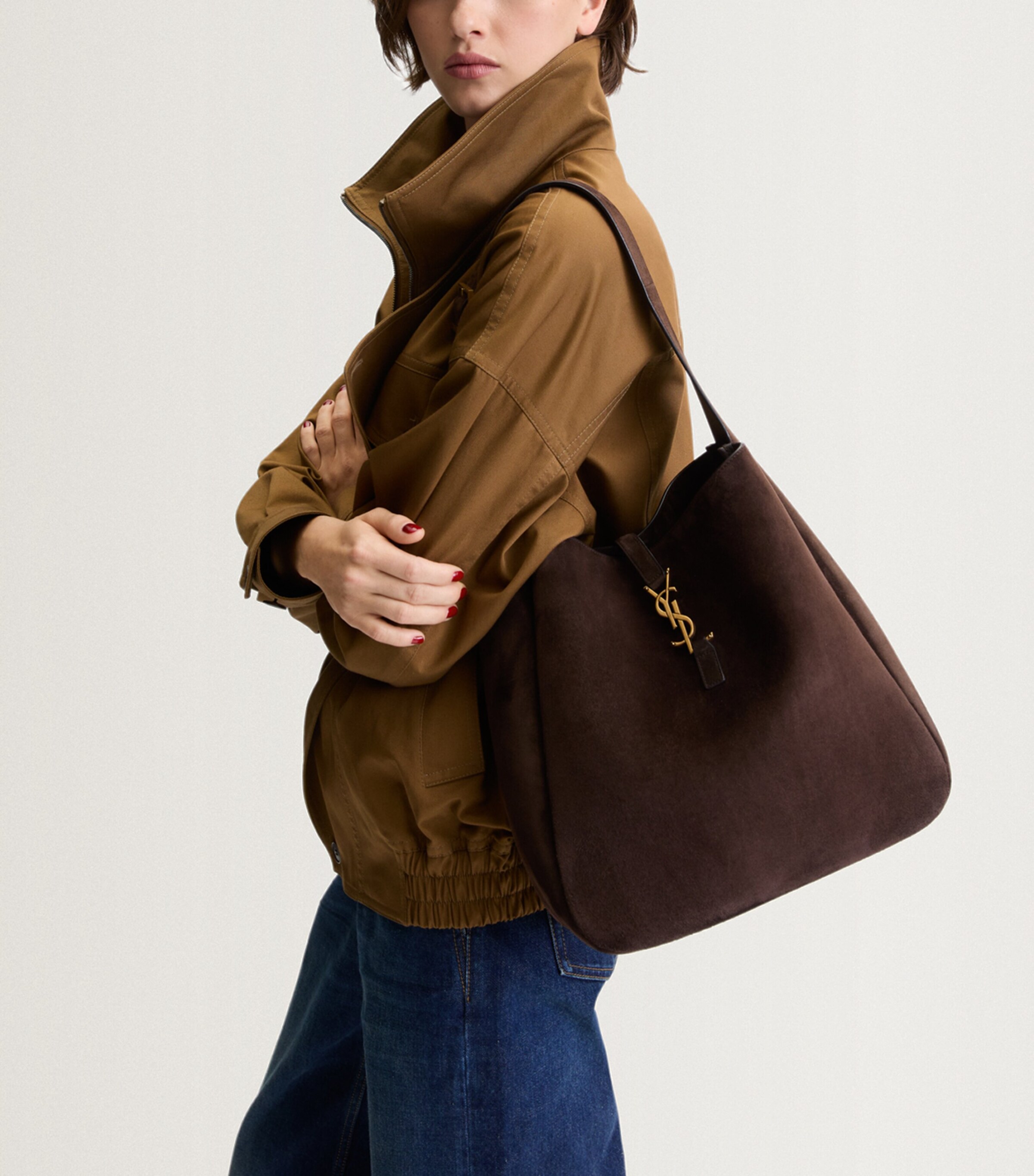 Saint Laurent Beige Large Le 5 à 7 Shoulder Bag | Harrods QA