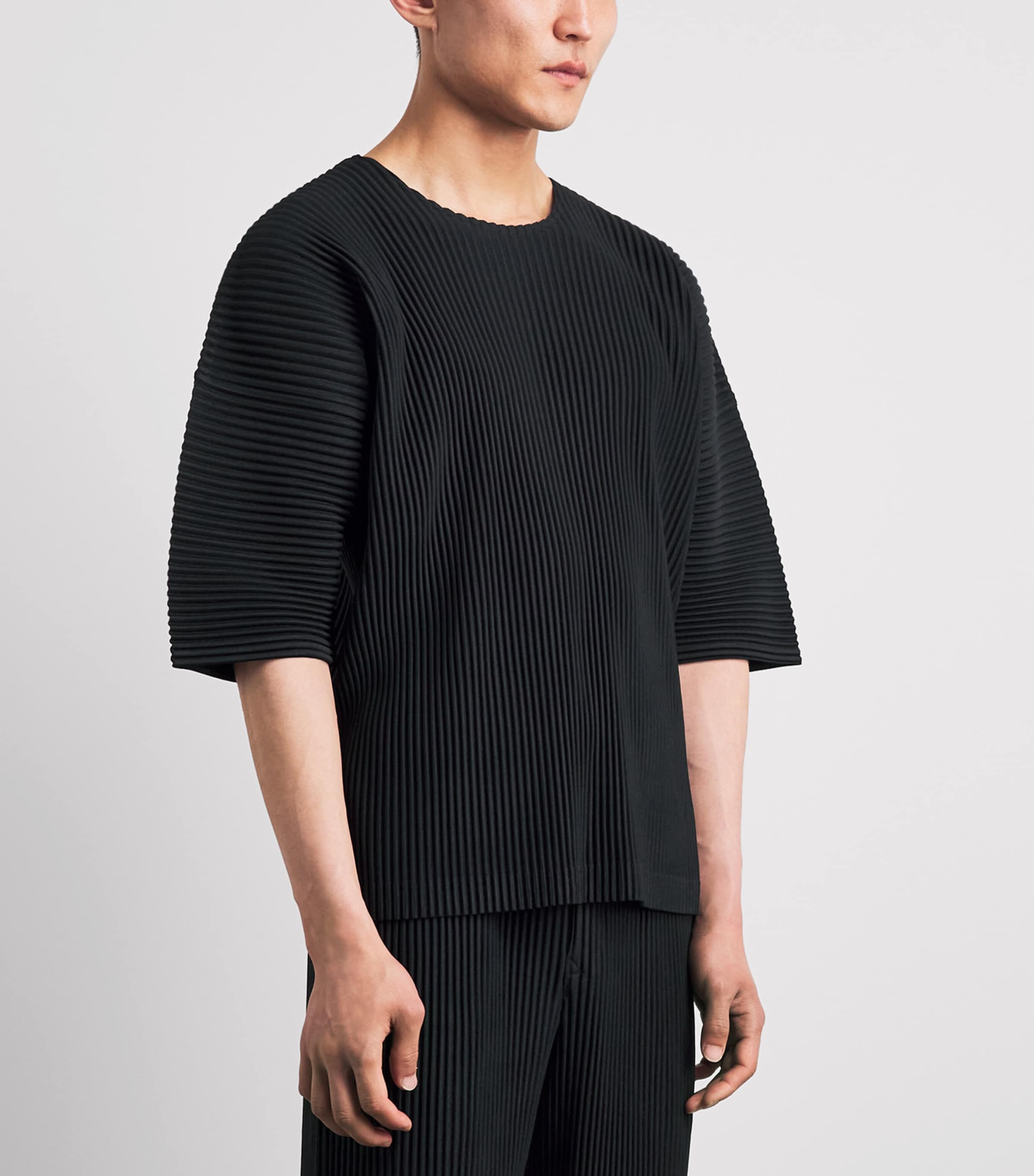 Homme Plissé Issey Miyake Mens Pleated Short-Sleeve T-Shirt Black Image 4