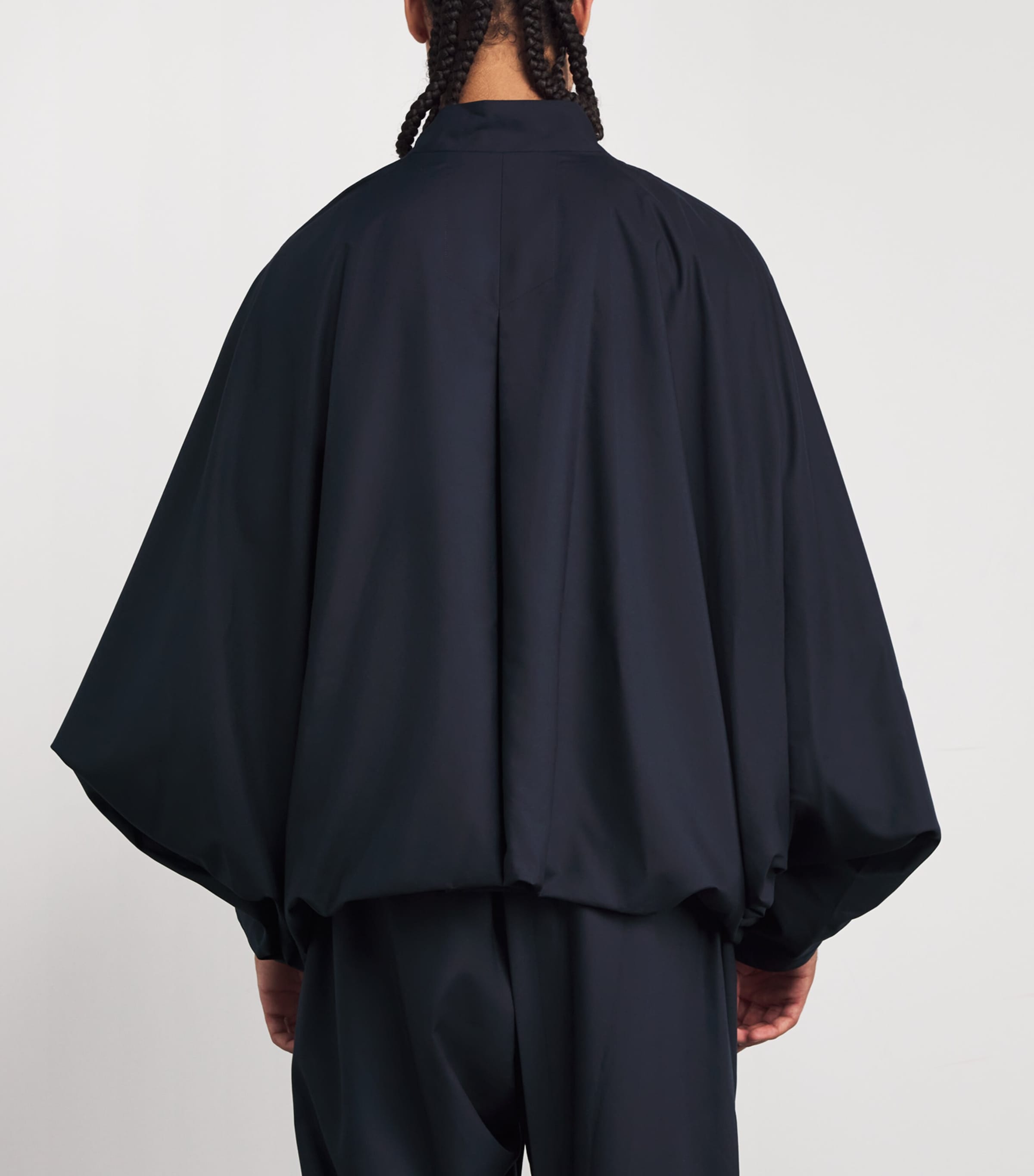 [新品] ISSEY MIYAKE IM MEN SWING ネイビー アイテムのご紹介「SWING」 – isseymiyake.com