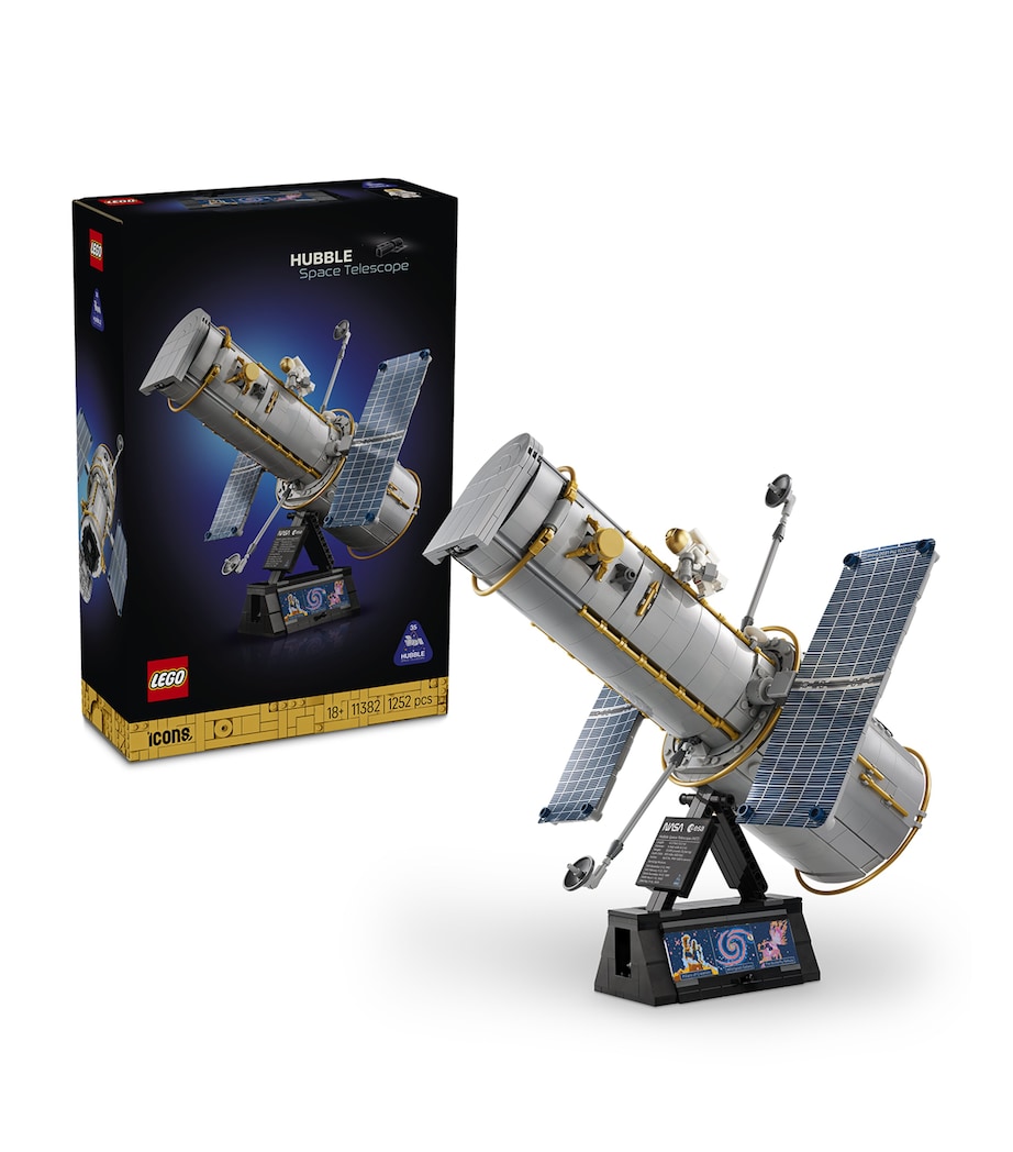 Lego LEGO Icons Hubble Space Telescope 11382 Image 1