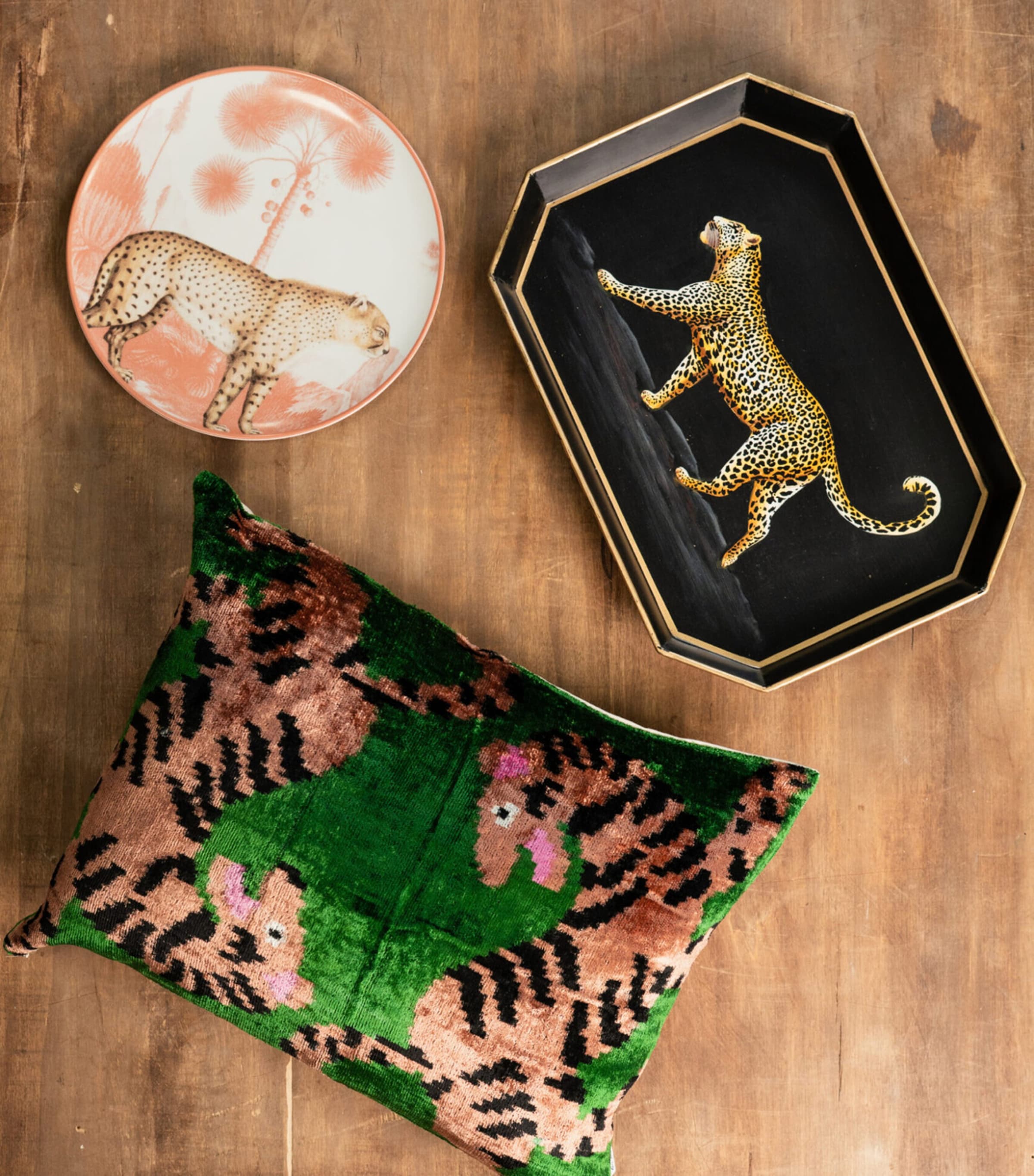 Iron Leopard Tray (43cm x 30cm) BLACK Image 5