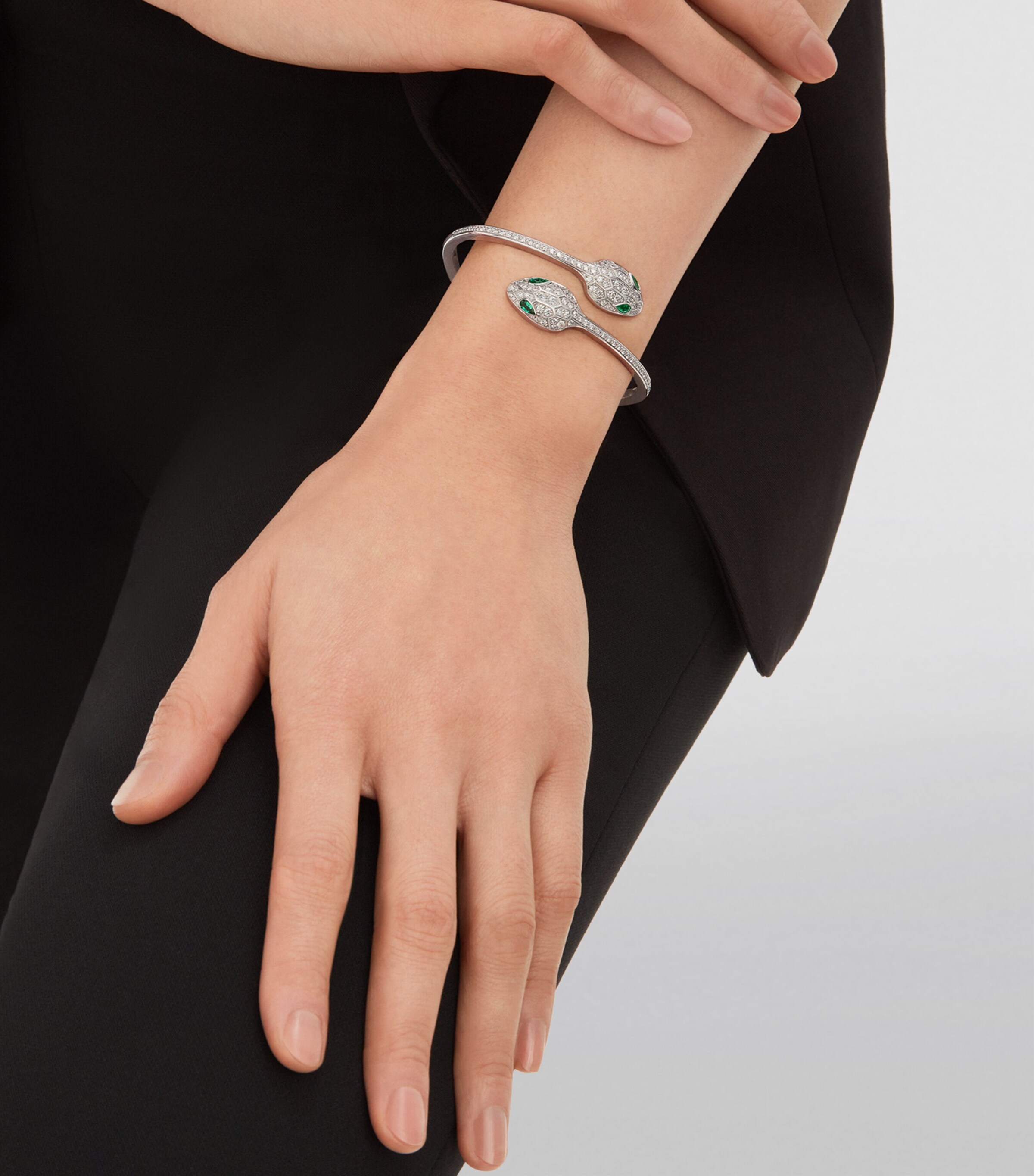 Bvlgari White Gold, Diamond and Emerald Serpenti Bangle White Gold Image 7