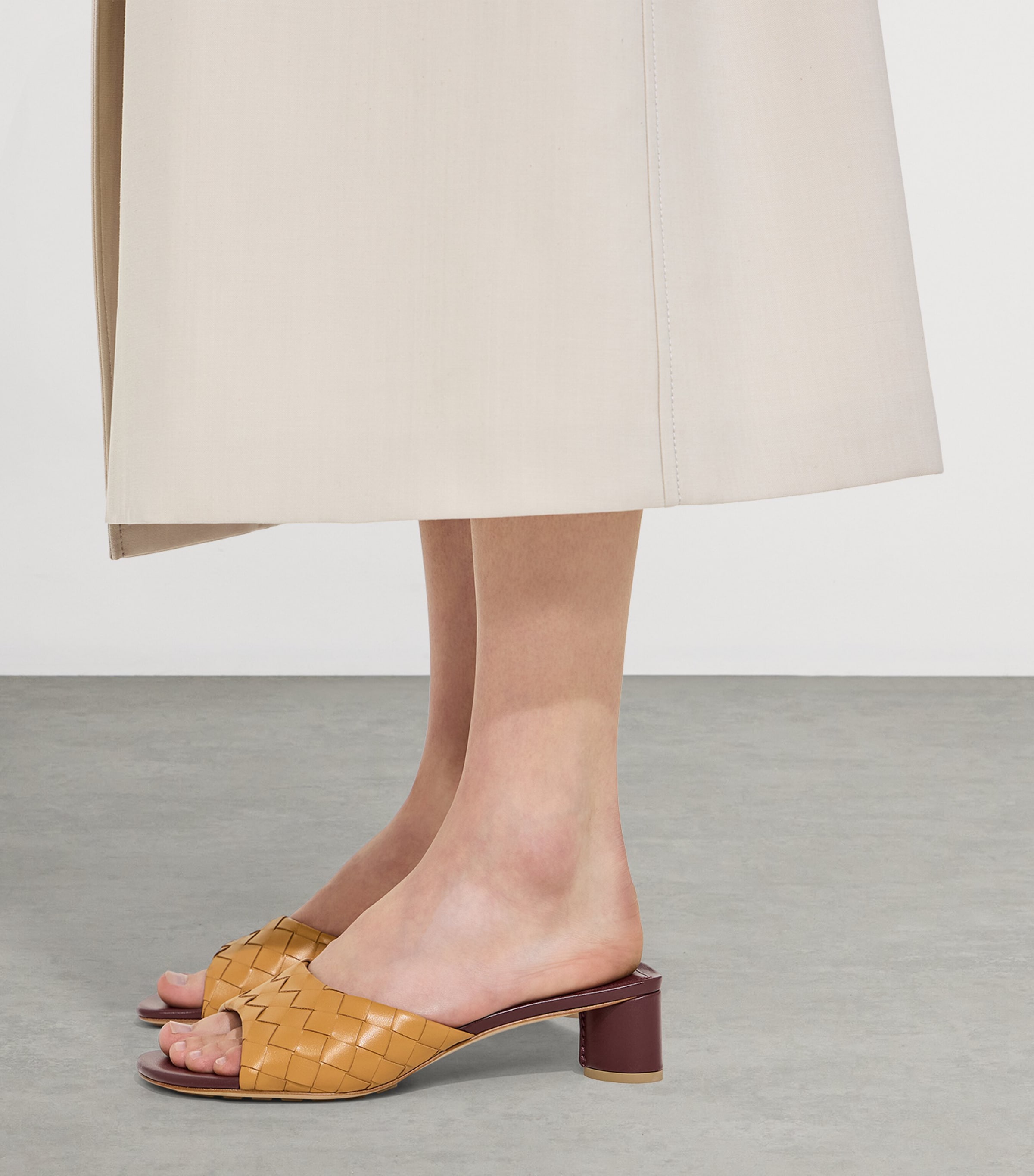 Bottega Veneta Lambskin Livia Heeled Mules 40 Image 2