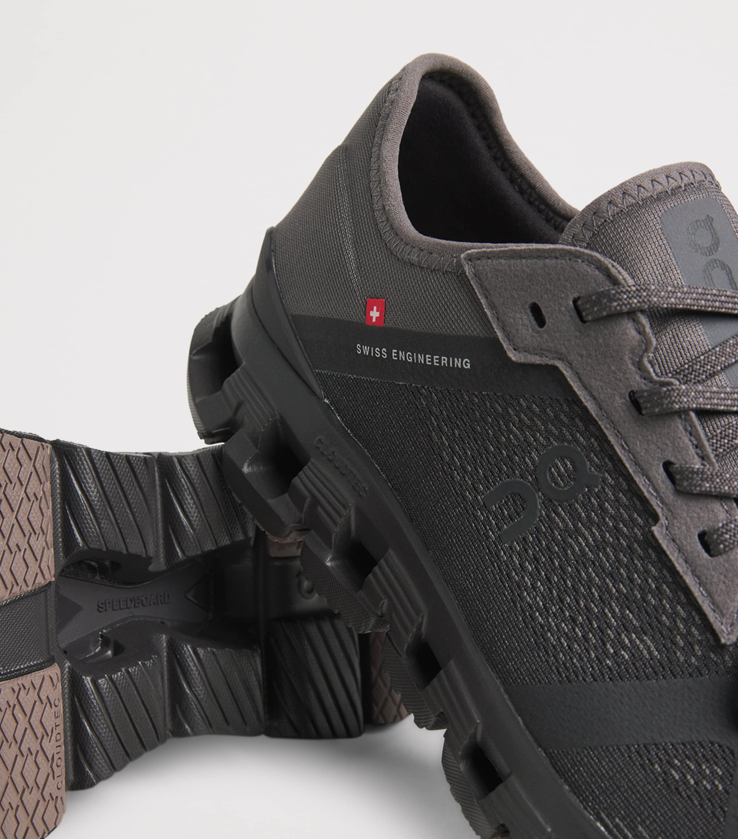 Cloud X 4 AD Running Trainers ECLIPSE | PEBBLE Image 5