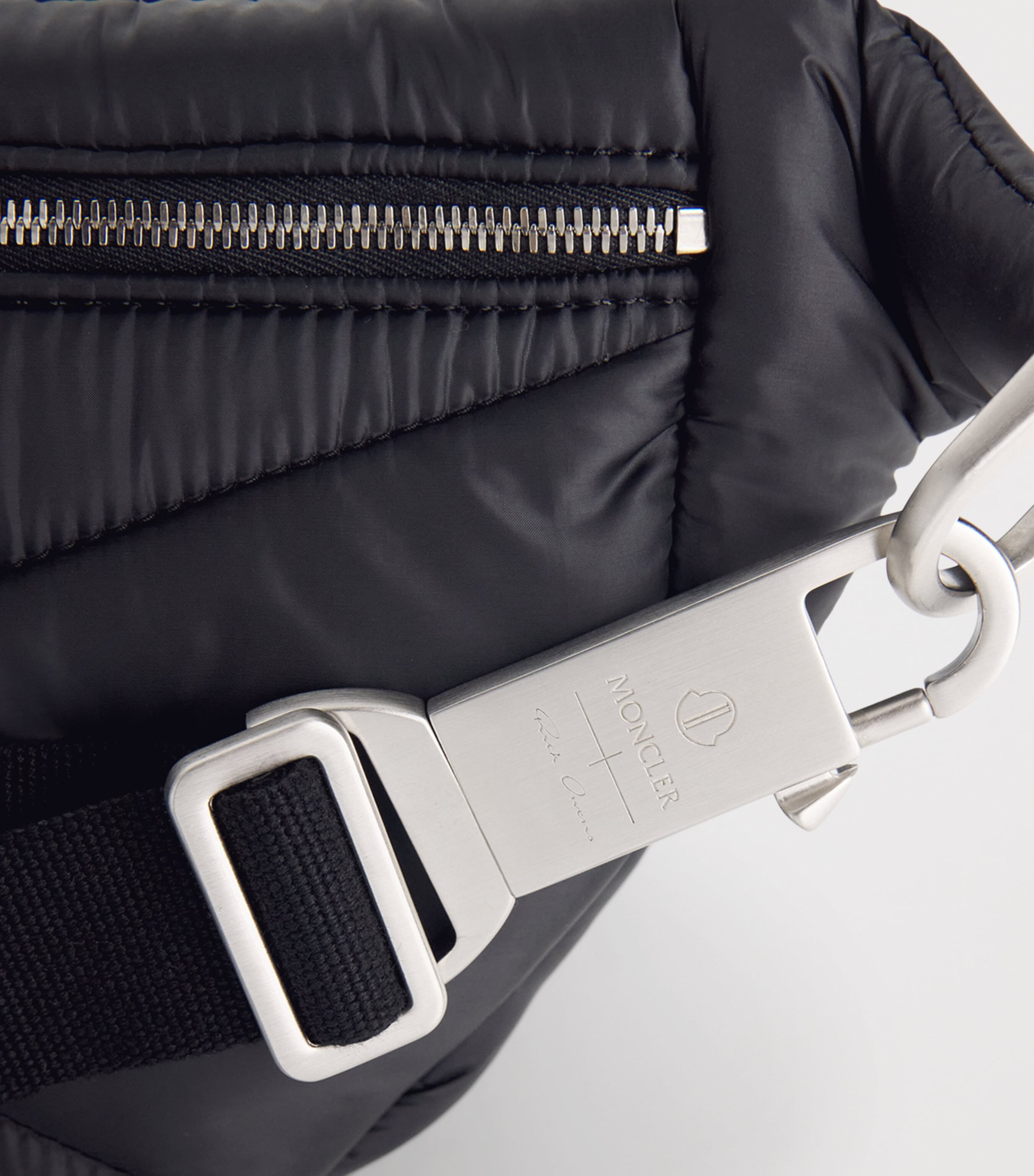 x Moncler Down Marsupio Belt Bag 999 - BLACK Image 5