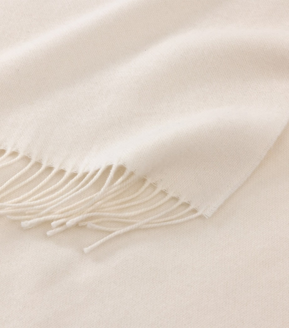 Club Nacre Throw (130cm x 170cm) NACRE Image 2